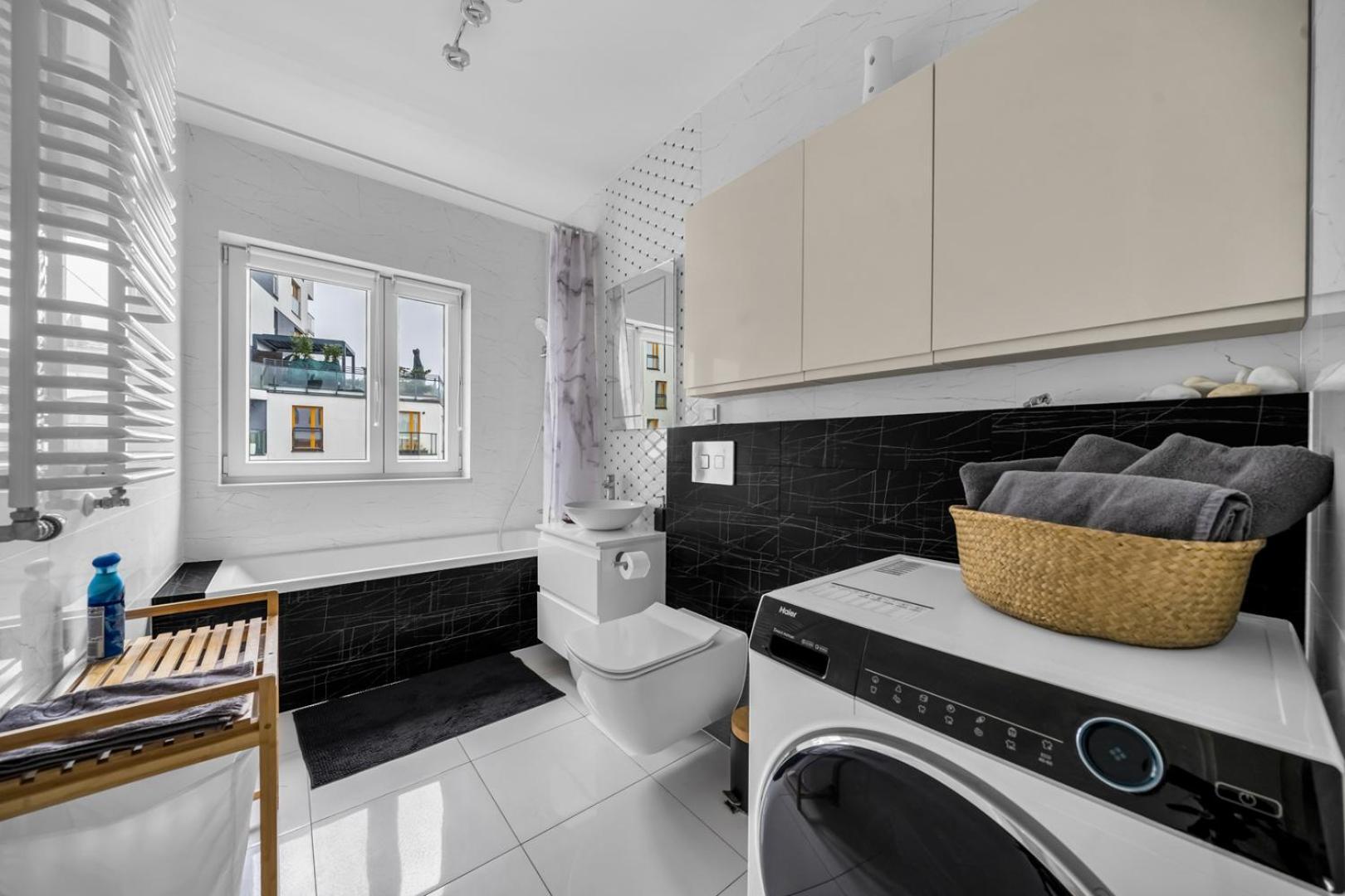 Wilanowska Prestige - 80m2, Parking & Balcony - By Rentujemy Apartment *