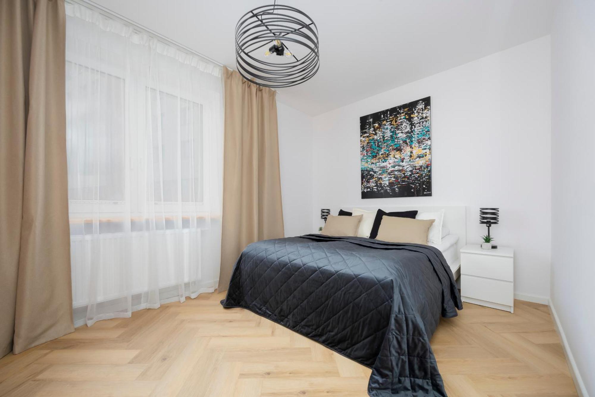 Apartment Comfortable With Two Bedrooms & Parking By Renters Warsaw