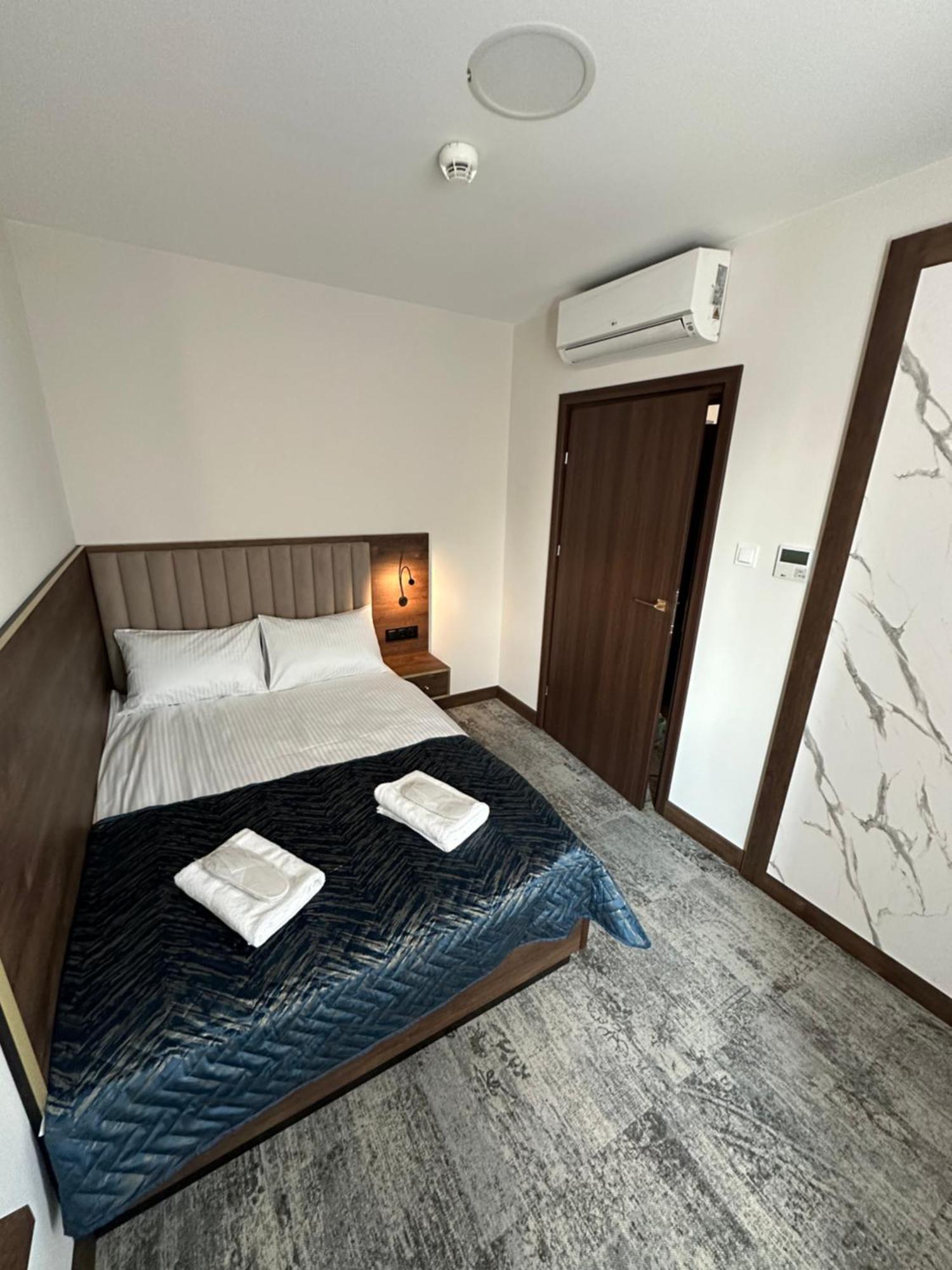 Sleep&fly Okecie Airport Bed & Breakfast *
