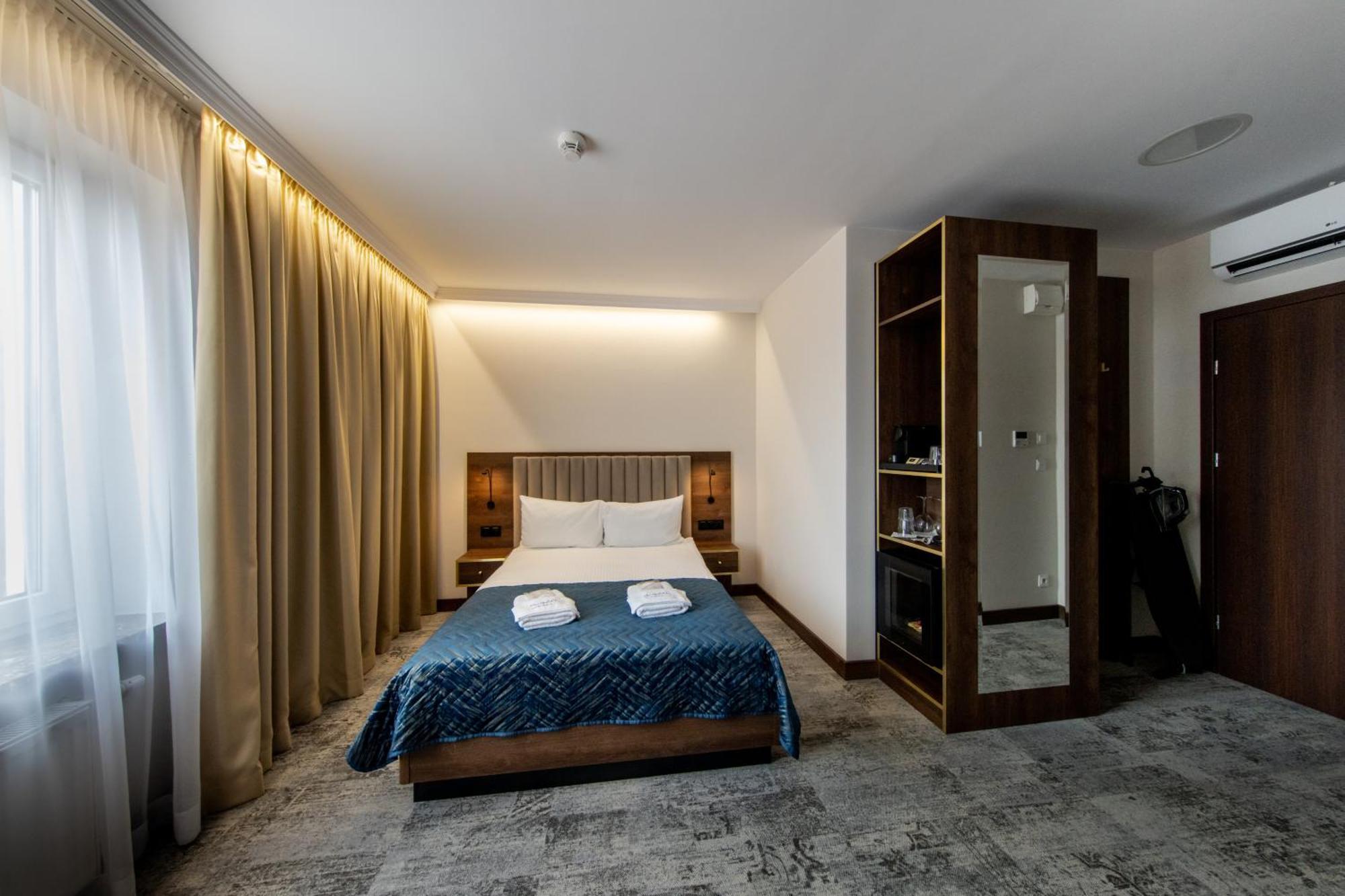 Sleep&fly Okecie Airport Bed & Breakfast Warsaw