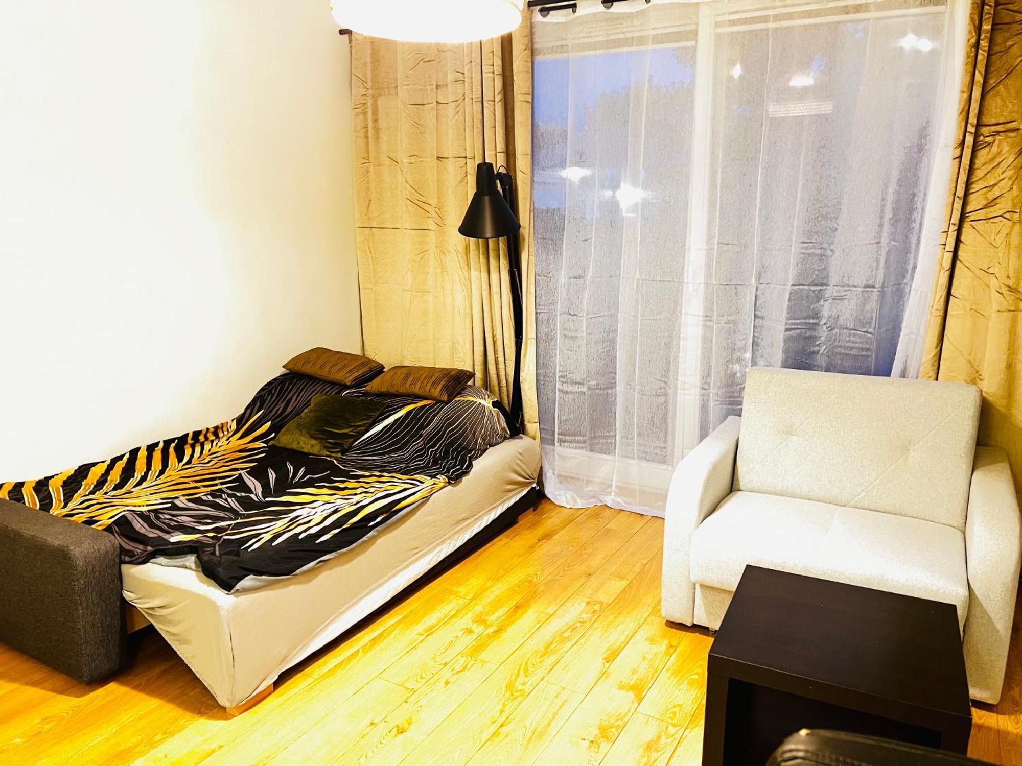 Filmowa Kawalerka Z Uroczym Tarasem I Garazem Podziemnym Apartment Warsaw