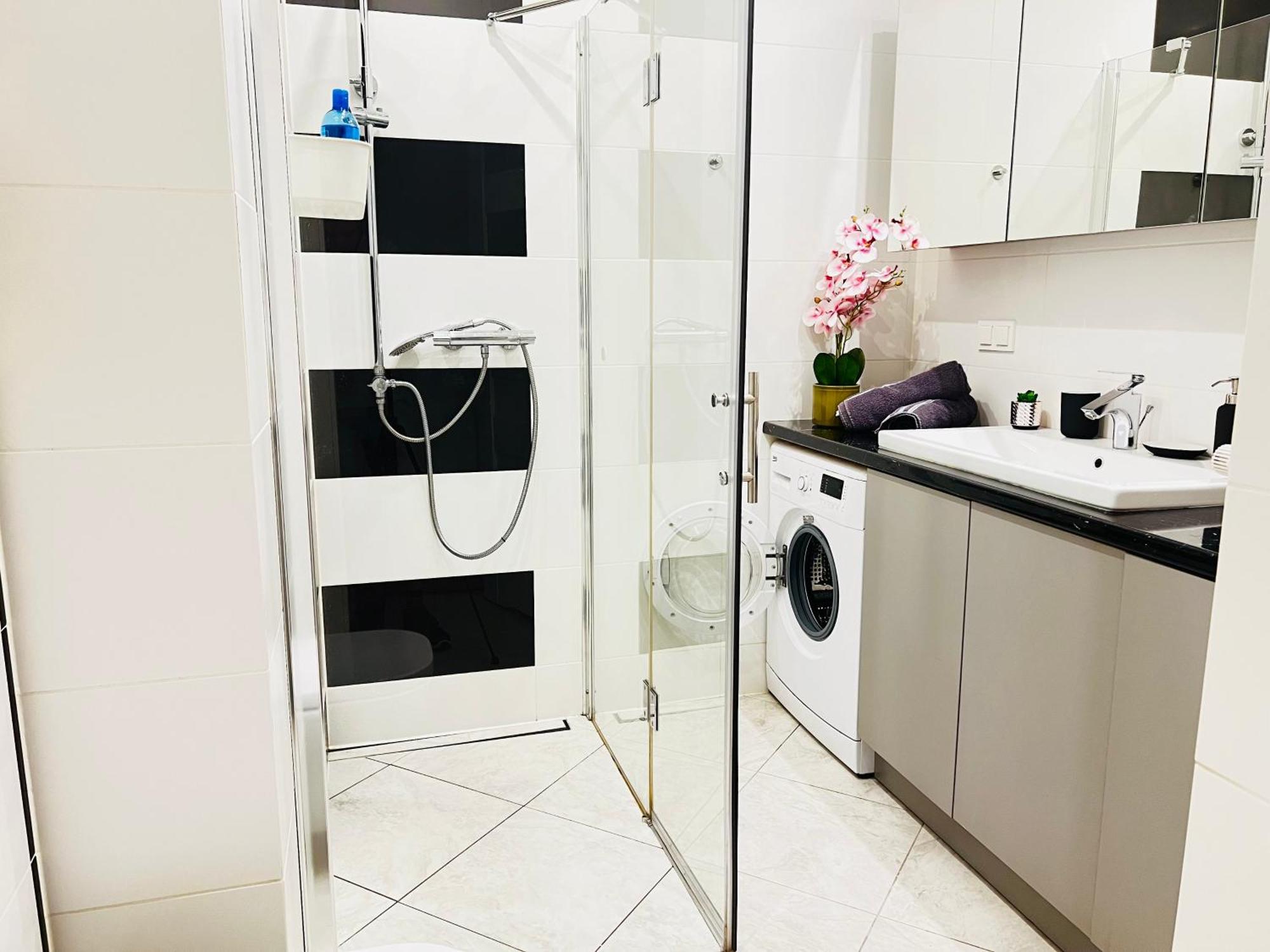 Apartment Filmowa Kawalerka Z Uroczym Tarasem I Garazem Podziemnym Warsaw