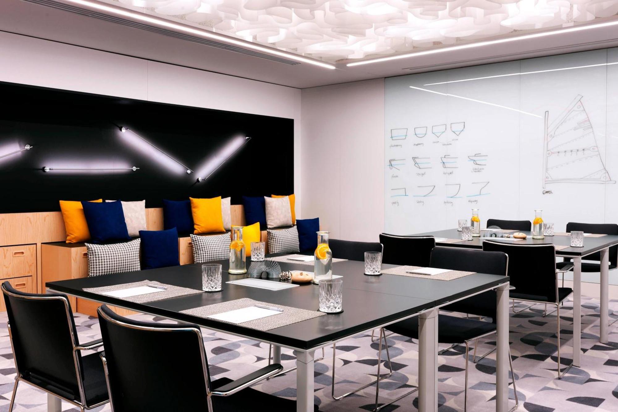 Hotel Renaissance Airport Warsaw