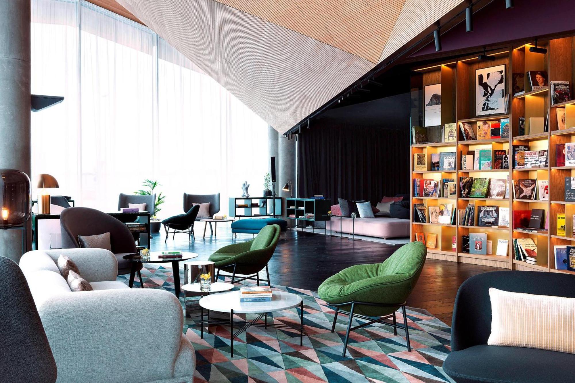 Renaissance Airport 5* Warsaw