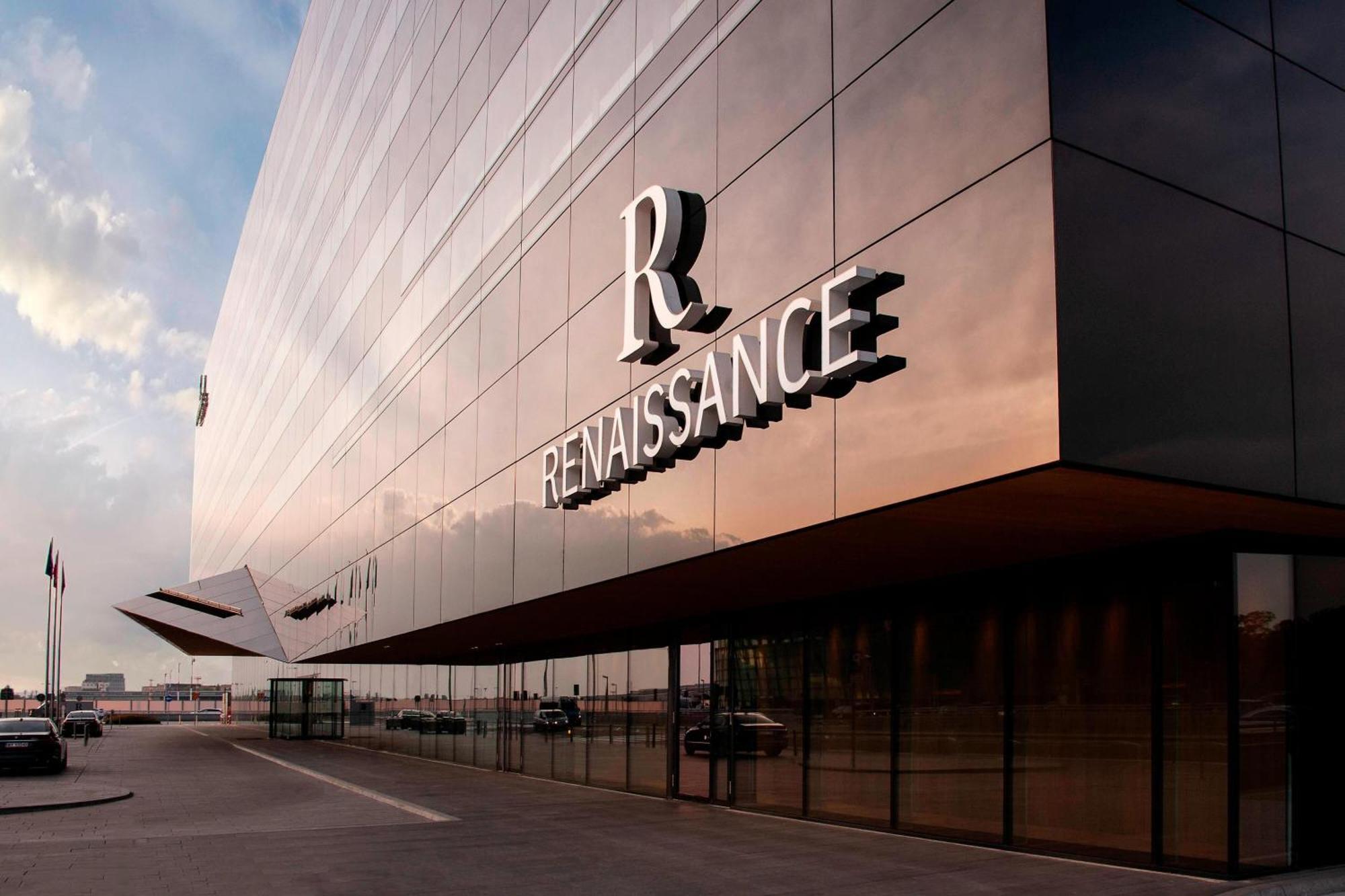 Hotel Renaissance Airport 5*