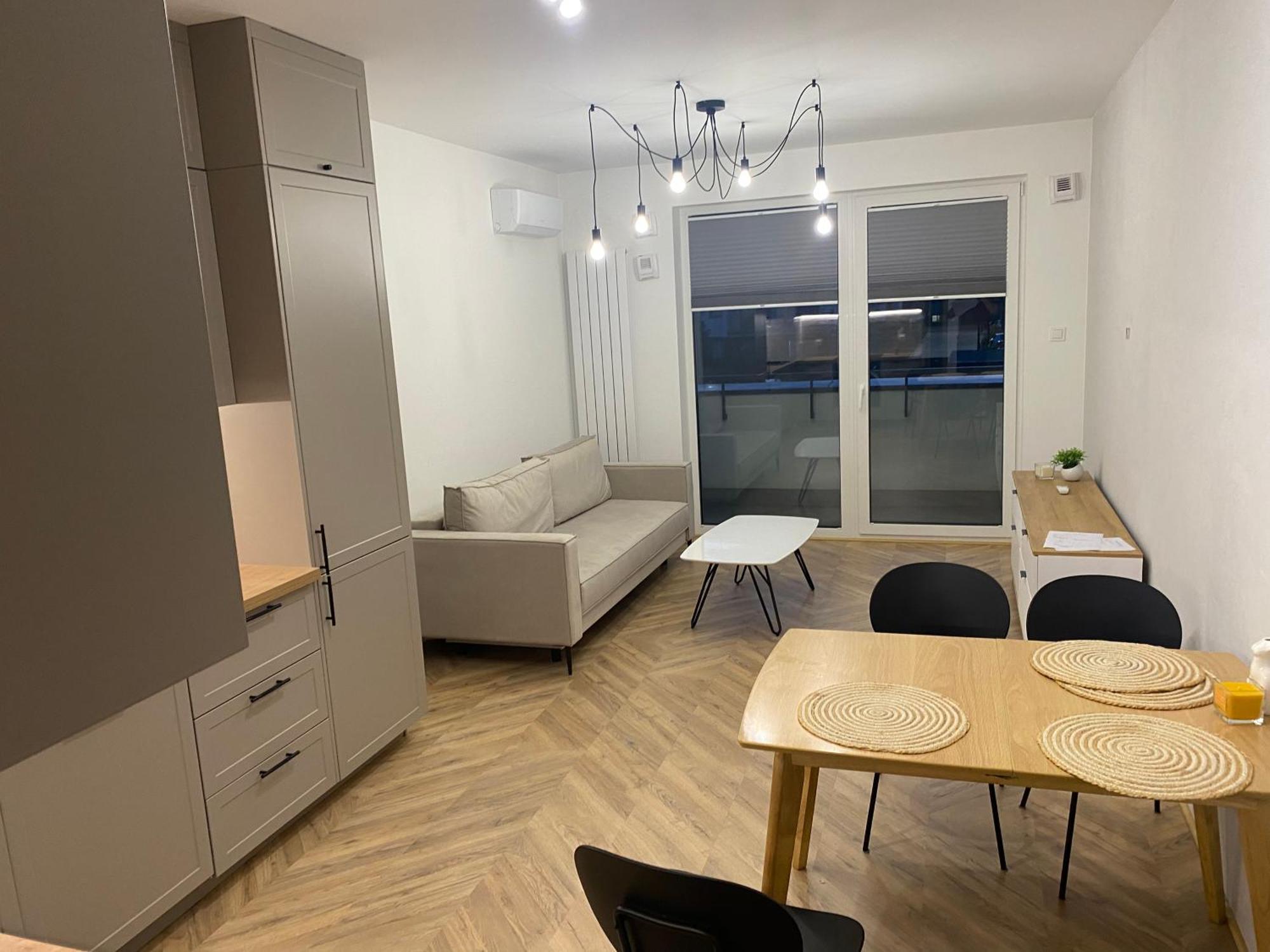 Apartment Workation Centre Airport Boutique Designer Bath, 3-4 Days Offer, Kitchen, Balkony, Aircon