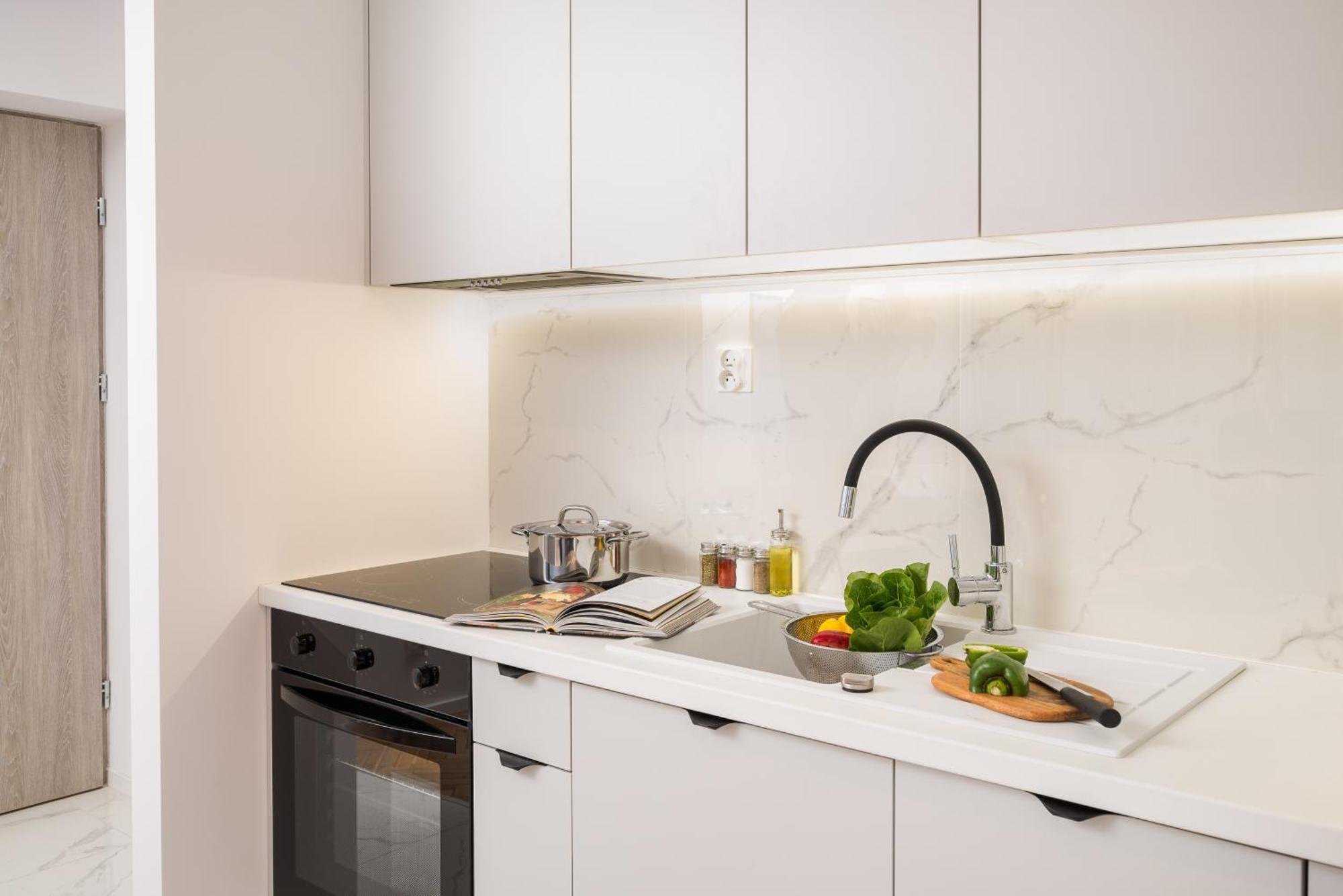 Pulawska Mokotow 2-bedroom & Living Room, Balcony & Free Parking On Site Apartment *