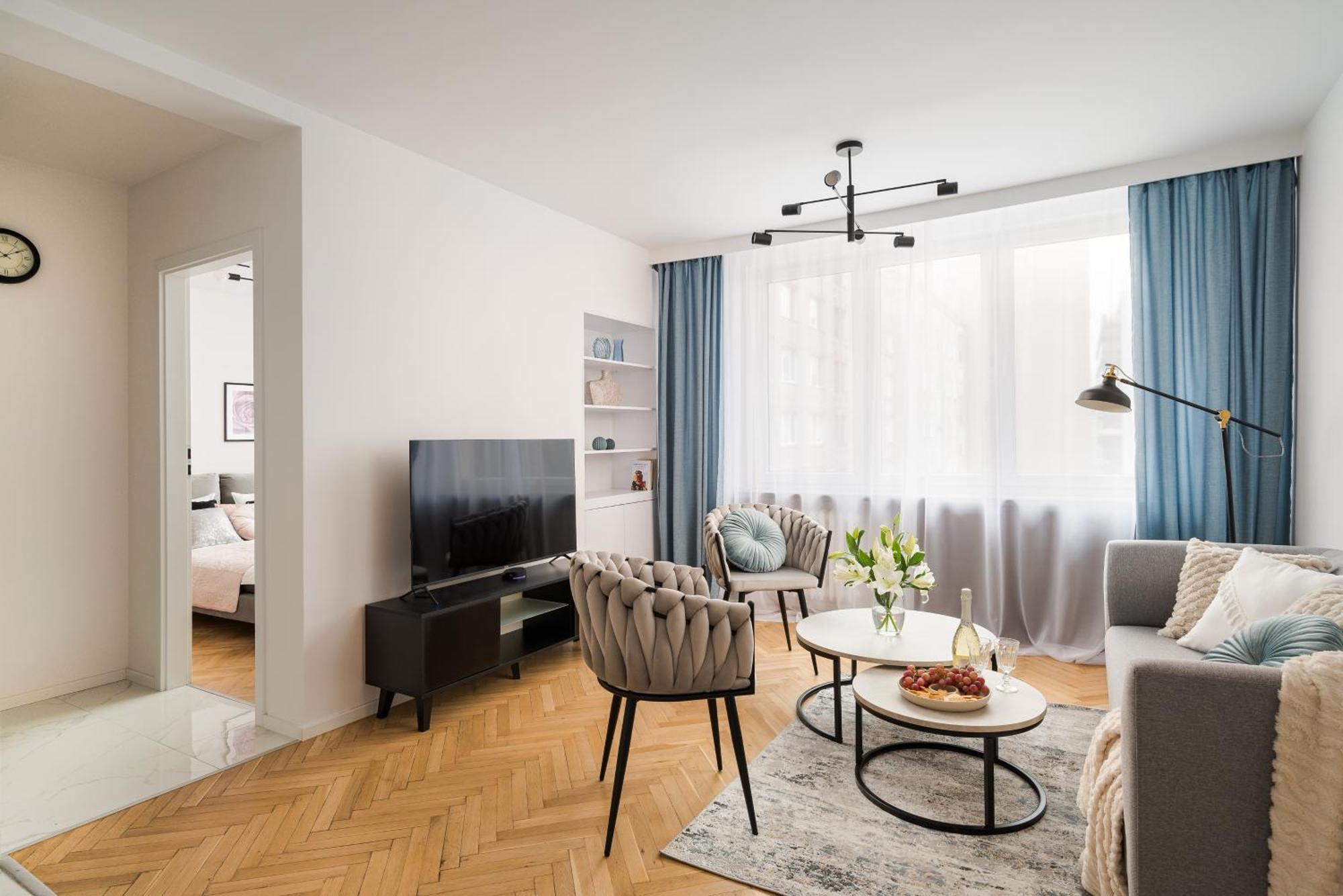 Pulawska Mokotow 2-bedroom & Living Room, Balcony & Free Parking On Site * Warsaw