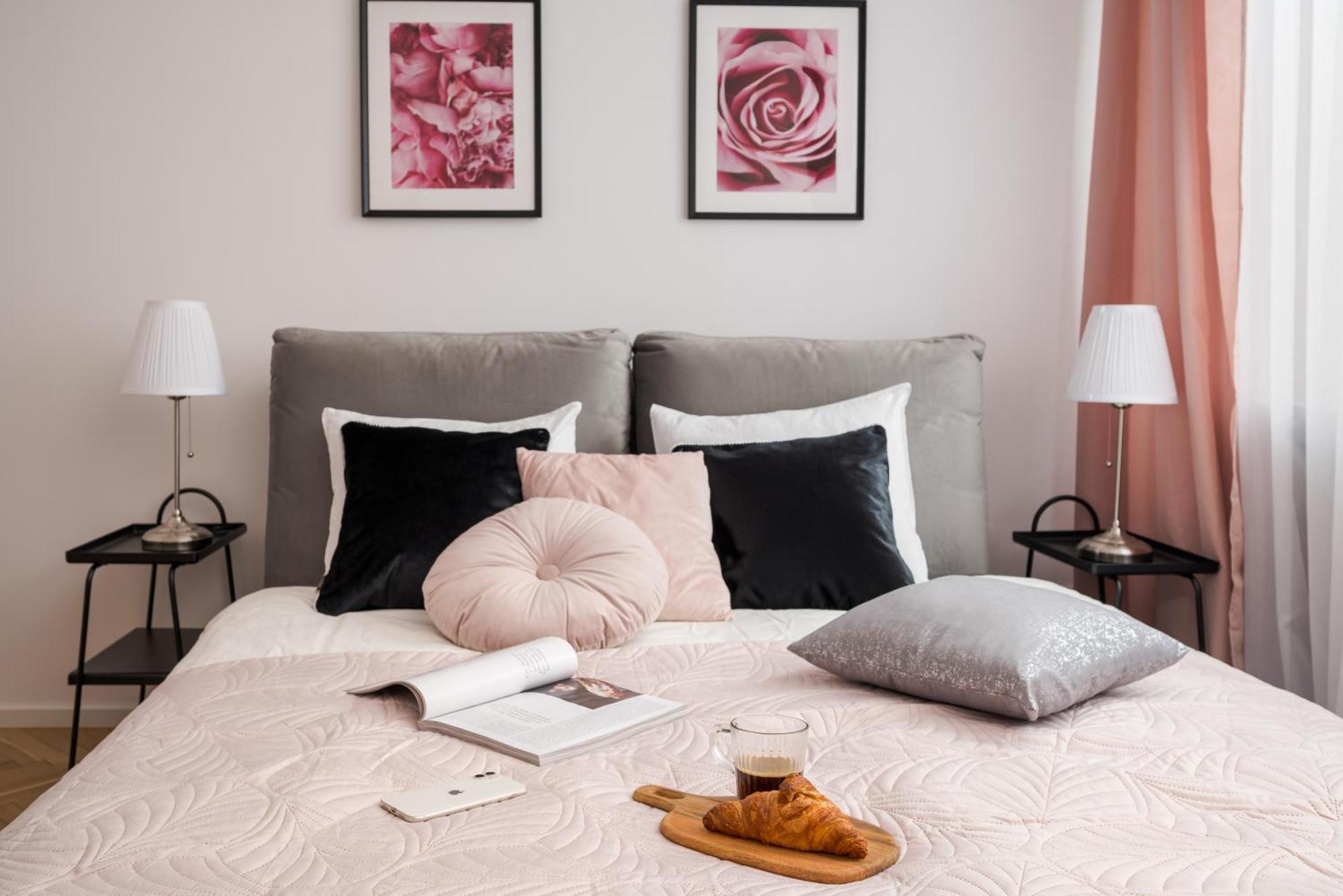 Pulawska Mokotow 2-bedroom & Living Room, Balcony & Free Parking On Site