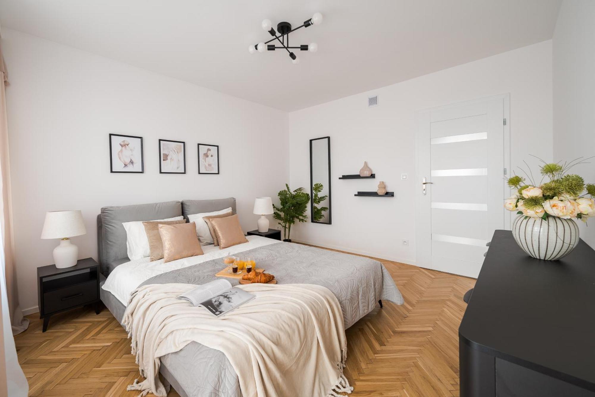 Pulawska Mokotow 2-bedroom & Living Room, Balcony & Free Parking On Site Apartment