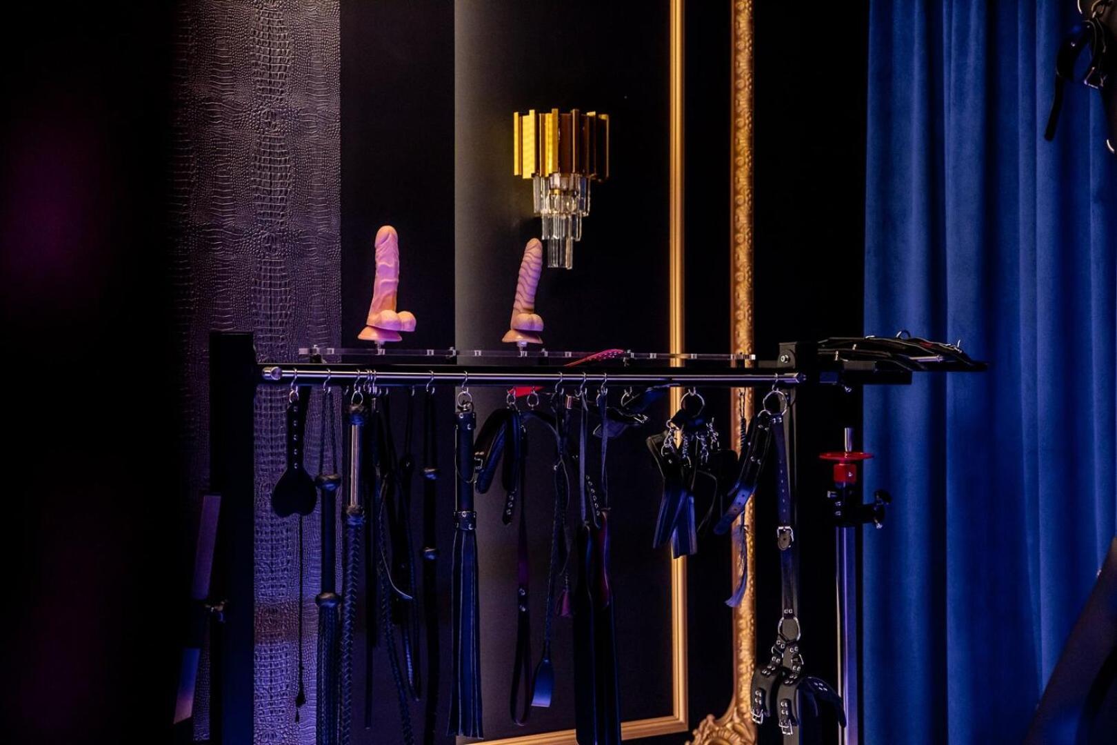 No Limits House - Bdsm Glamour Apartment *