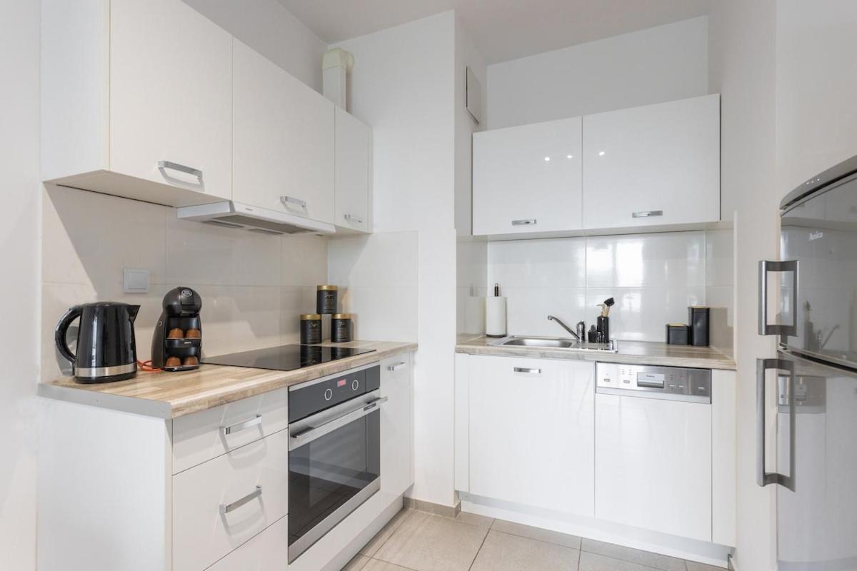 Urban Chic - Rondo Onz - Luxury - 2 Bedrooms - Pereca Street *