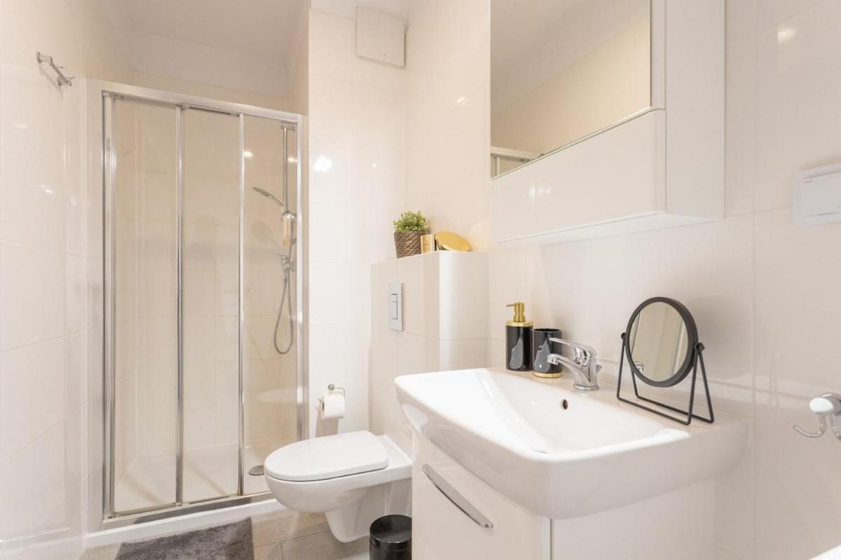 Urban Chic - Rondo Onz - Luxury - 2 Bedrooms - Pereca Street *