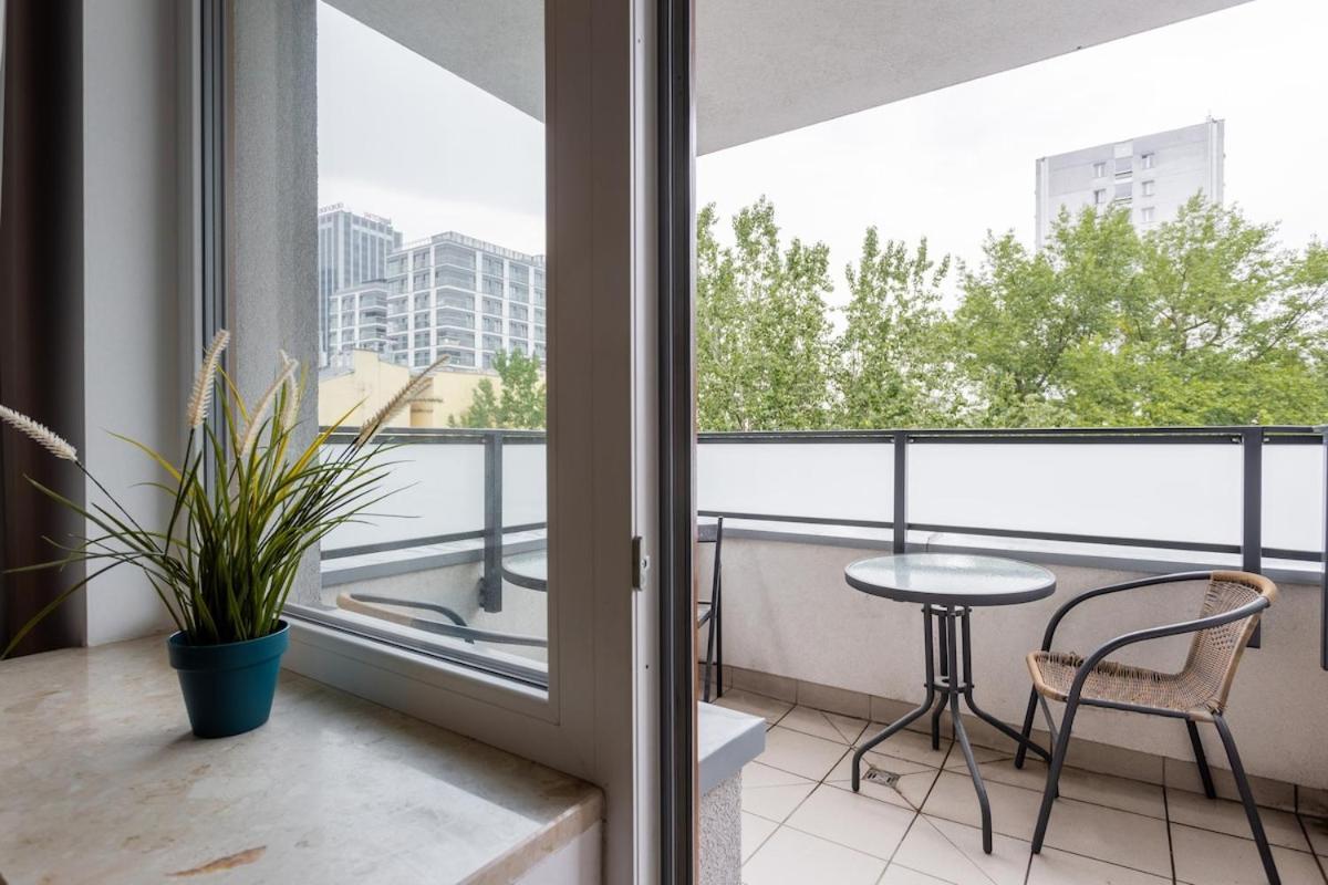 Urban Chic - Rondo Onz - Luxury - 2 Bedrooms - Pereca Street Apartment Warsaw