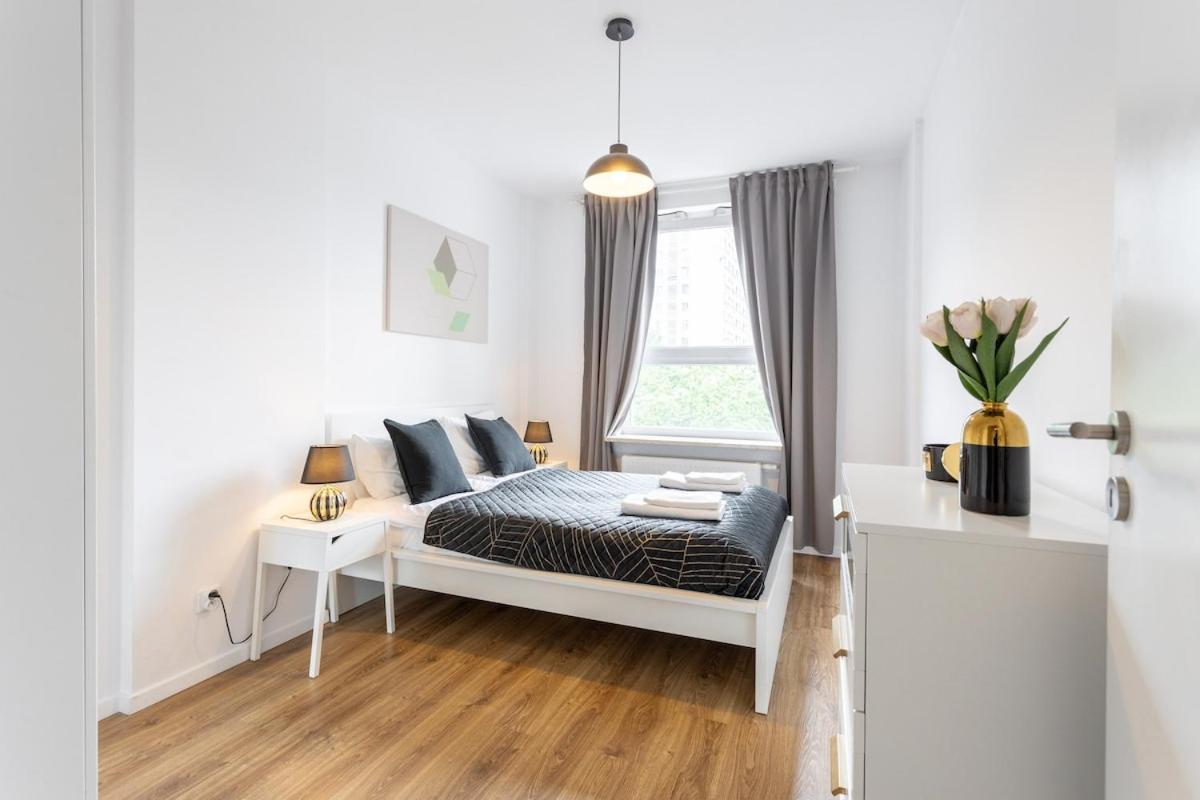 Apartment Urban Chic - Rondo Onz - Luxury - 2 Bedrooms - Pereca Street Warsaw