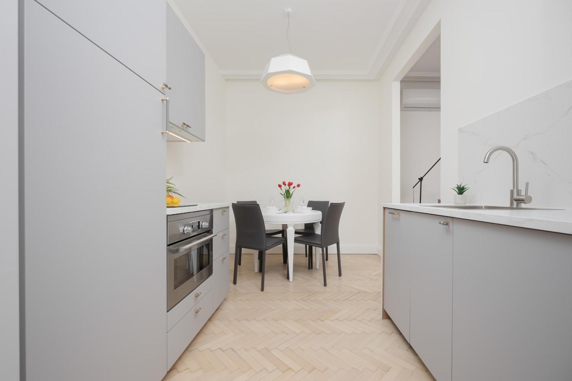Modern With Air Conditioning In Close To Three Parks By Renters Prestige Warsaw