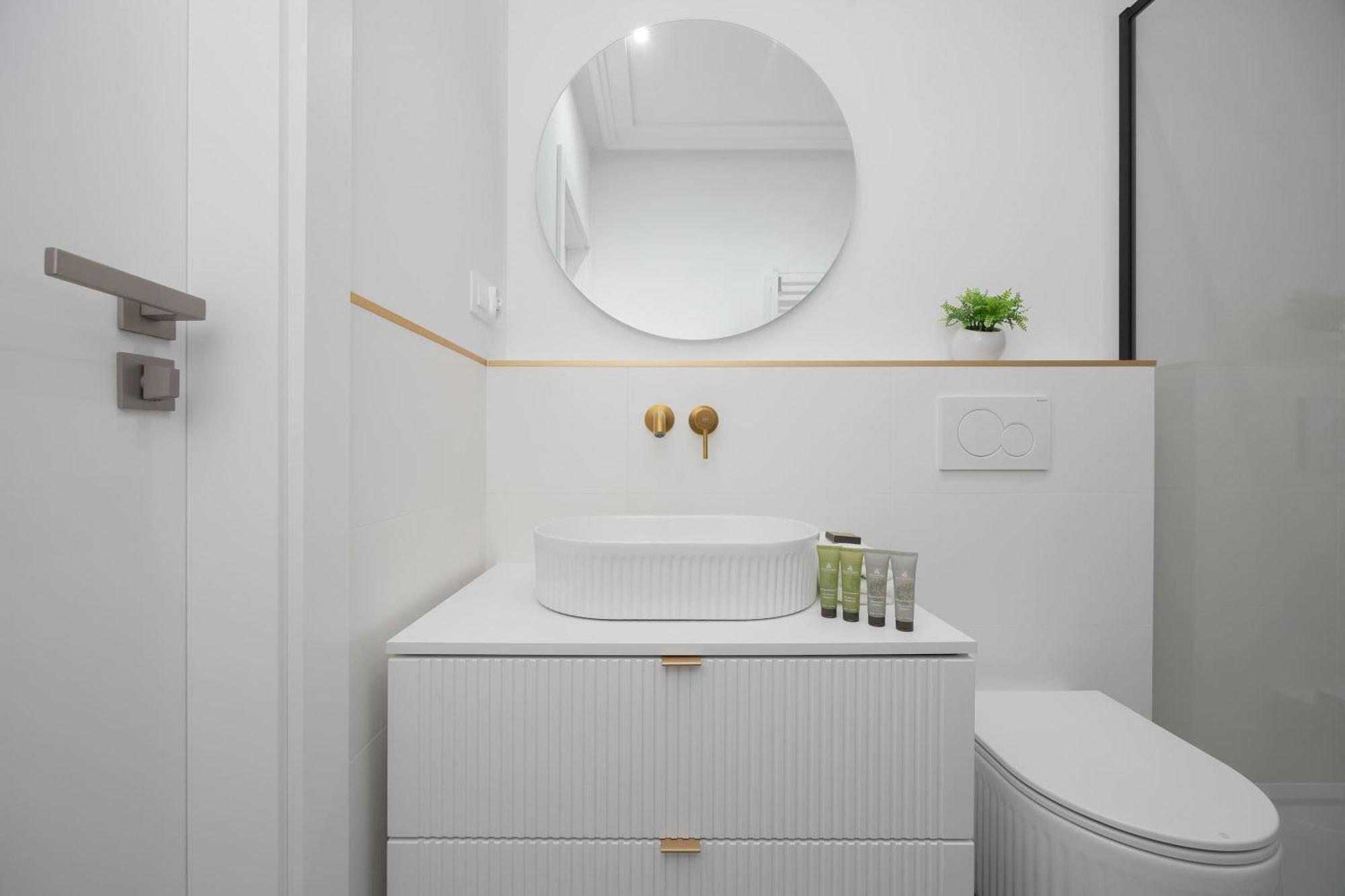 Modern With Air Conditioning In Close To Three Parks By Renters Prestige Apartment Warsaw
