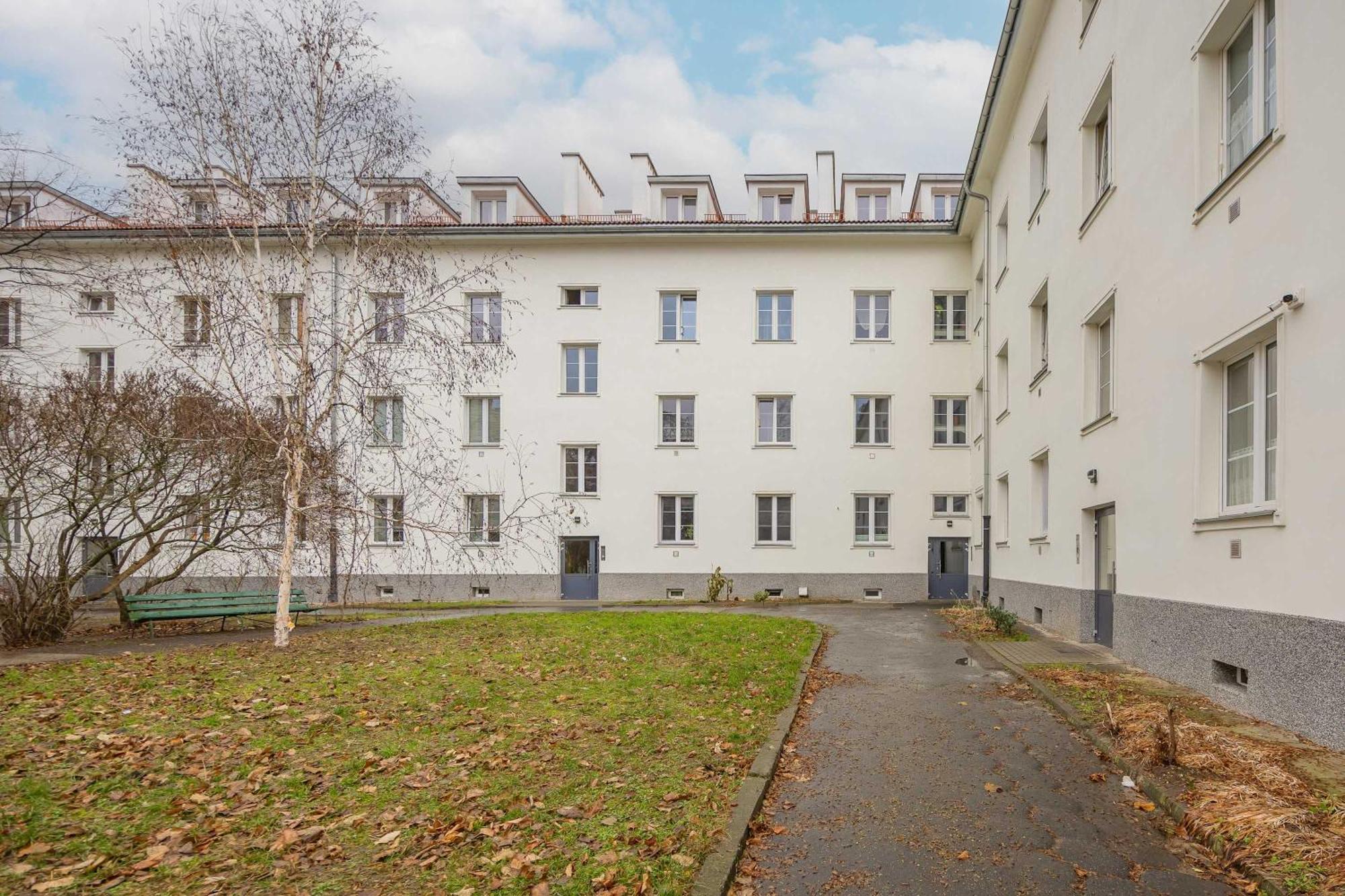 Klimatyczny Z 2 Sypialniami I Balkonem By Renters Apartament Warszawa