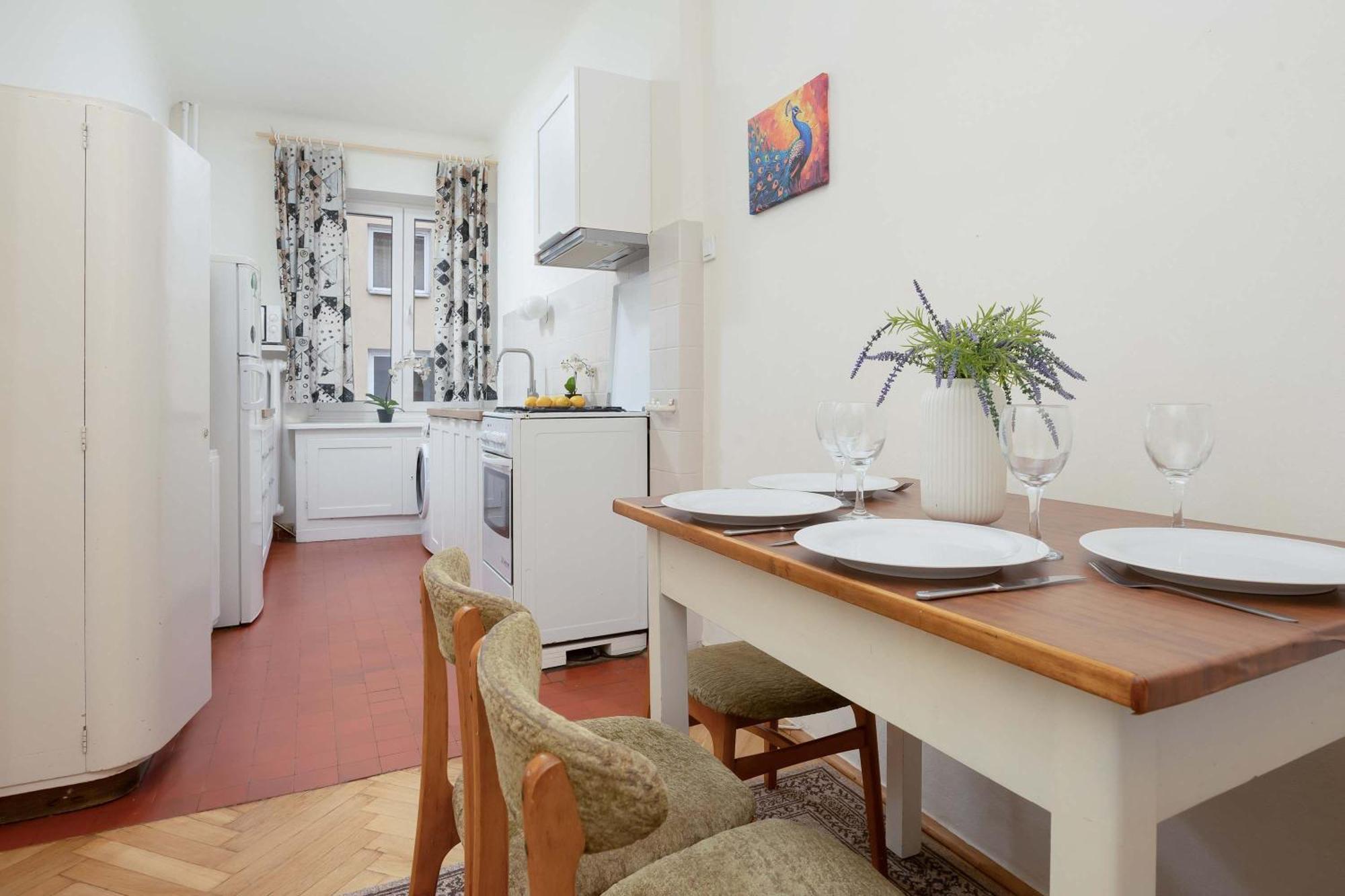 Apartament Klimatyczny Z 2 Sypialniami I Balkonem By Renters Warszawa