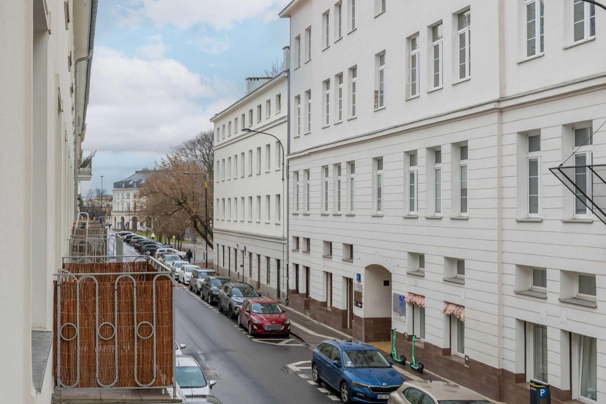 Klimatyczny Z 2 Sypialniami I Balkonem By Renters Apartament