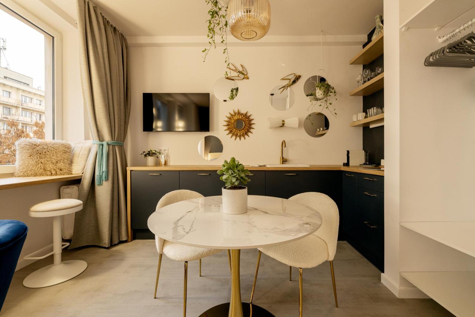 Romantic Hoza Downtown Apartment Warschau