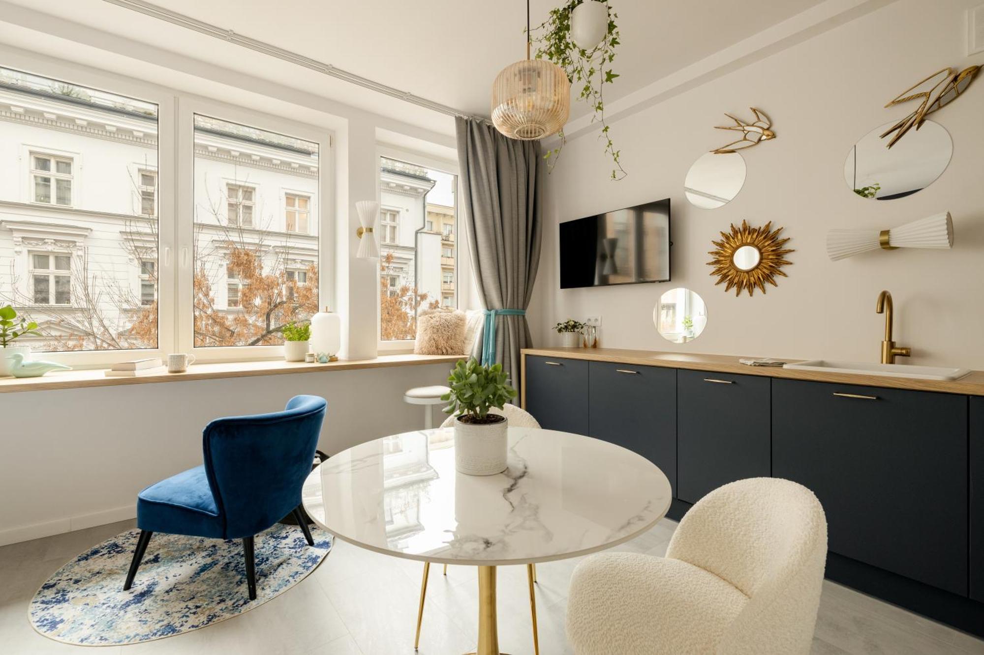 Apartment Romantic Hoza Downtown Warschau