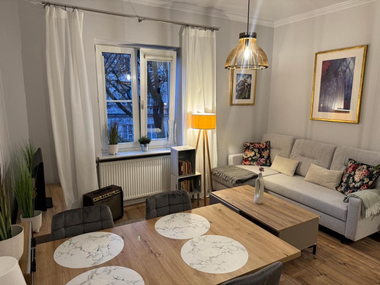 Old Town Heart Ii - New Town Square - Just Renovated! Apartment *