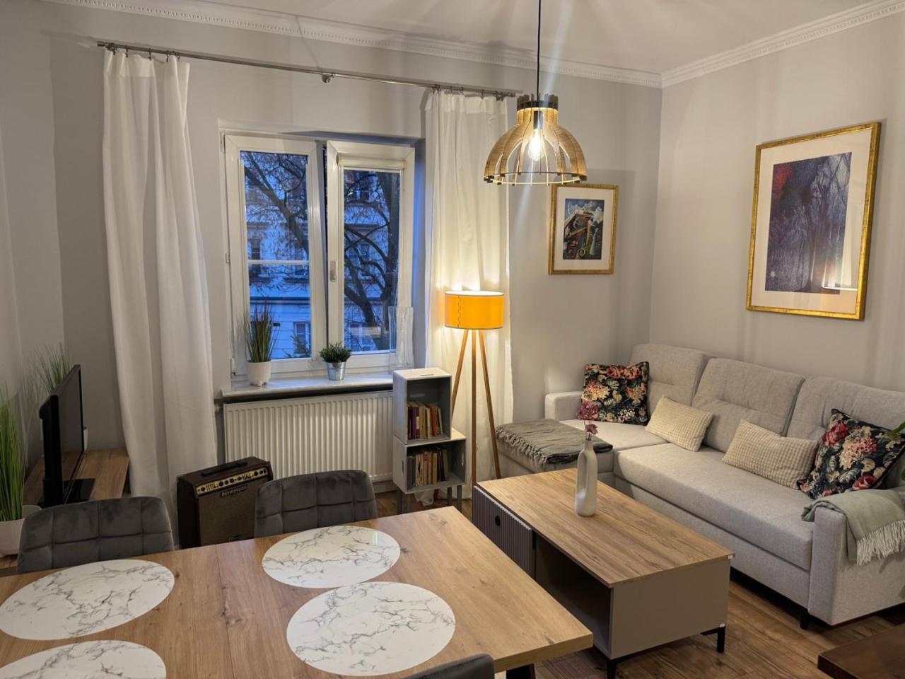 Old Town Heart Ii - New Town Square - Just Renovated! Apartment