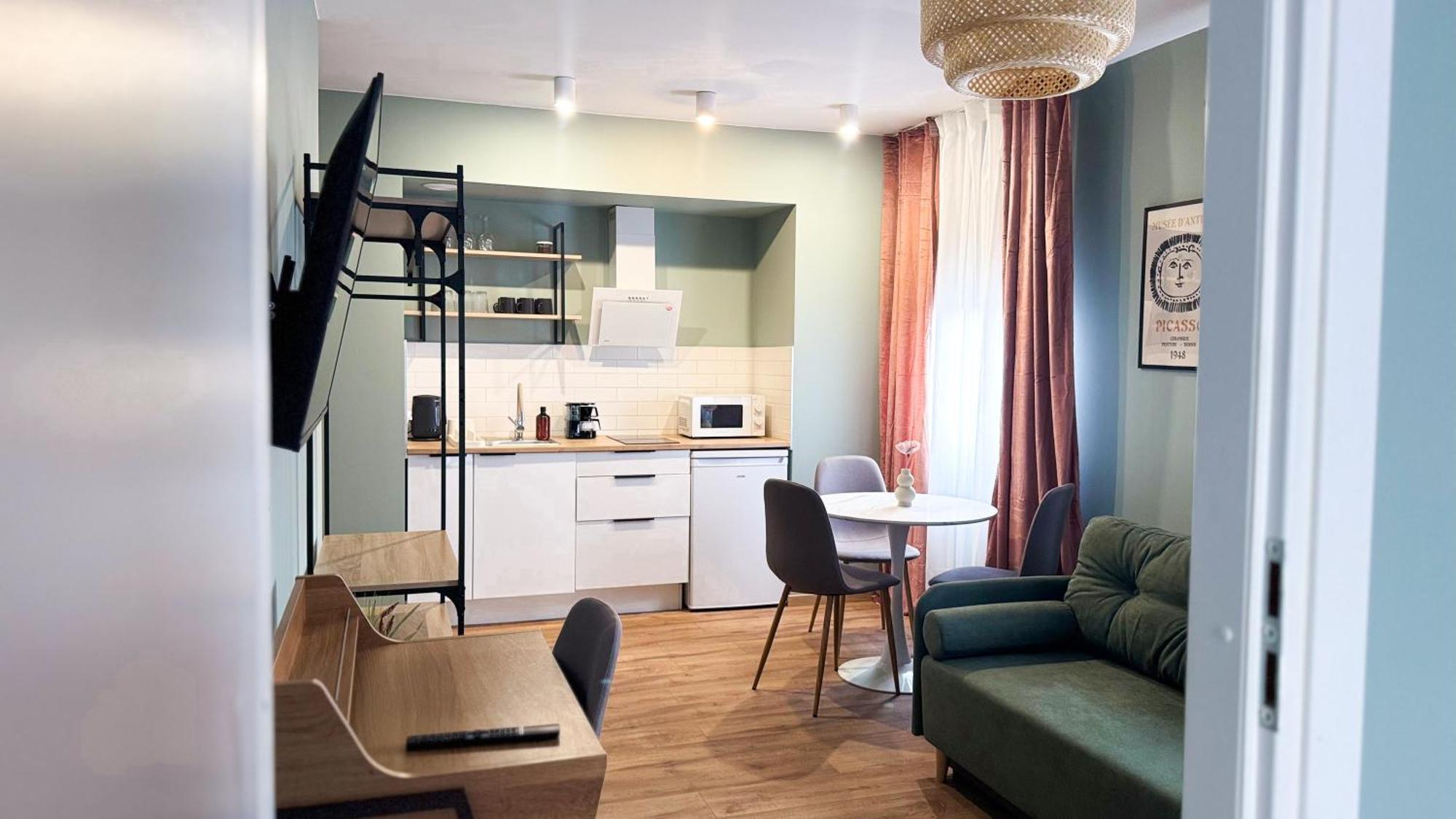 Raspberry With Balcony #self Check-in Apartamento