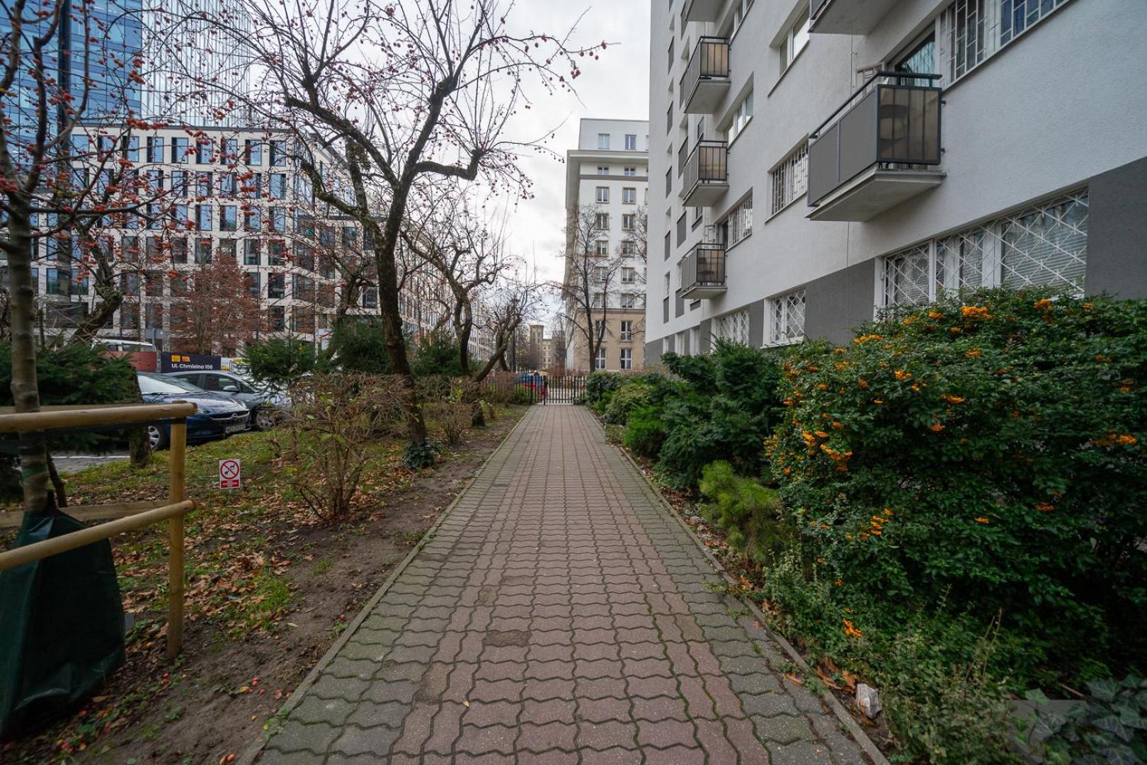 Apartment Chmielna - Location, Workspace - By Rentujemy