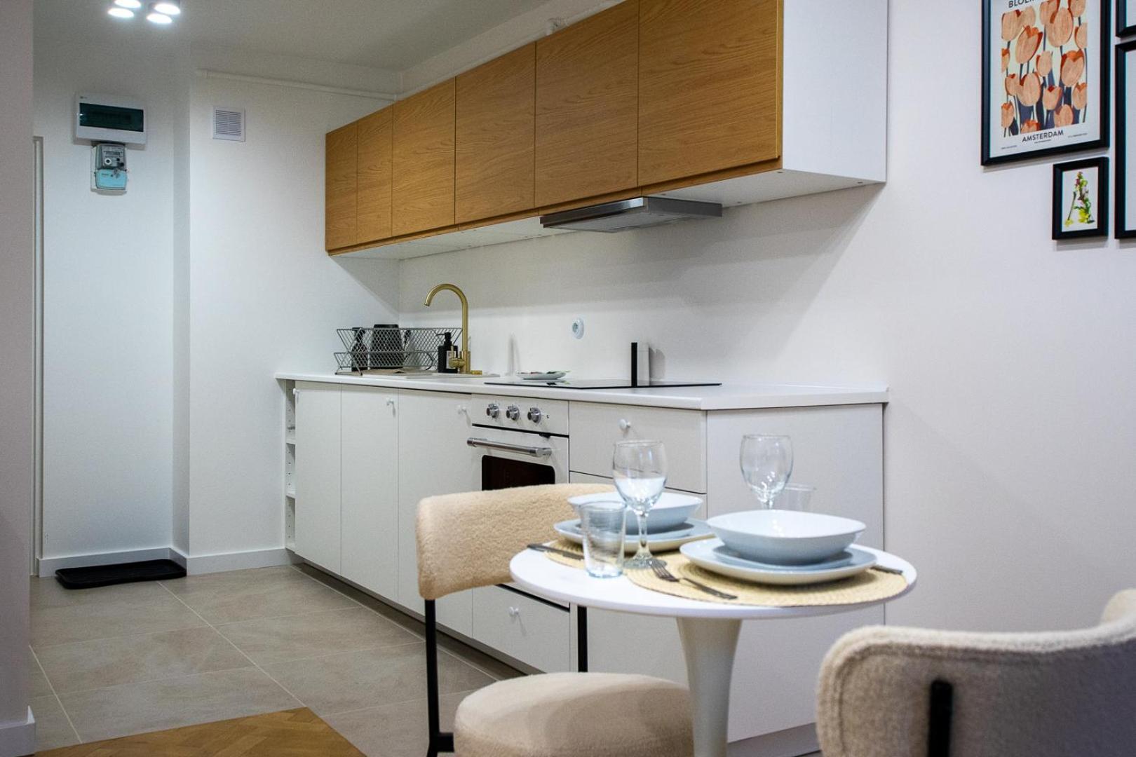 Apartment Chmielna - Location, Workspace - By Rentujemy