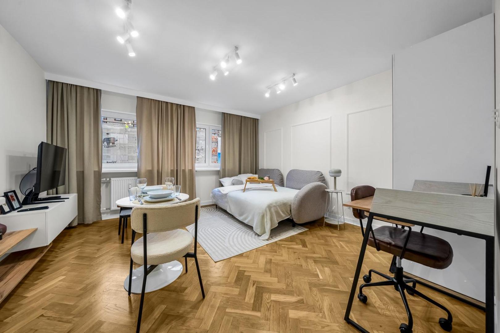 Chmielna - Location, Workspace - By Rentujemy Apartment *