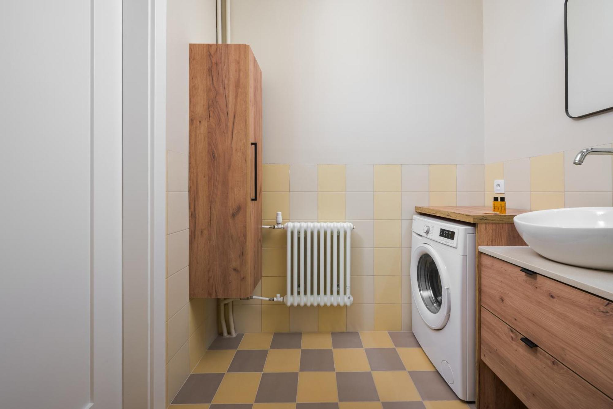 Plac Dabrowskiego Deluxe Apartment