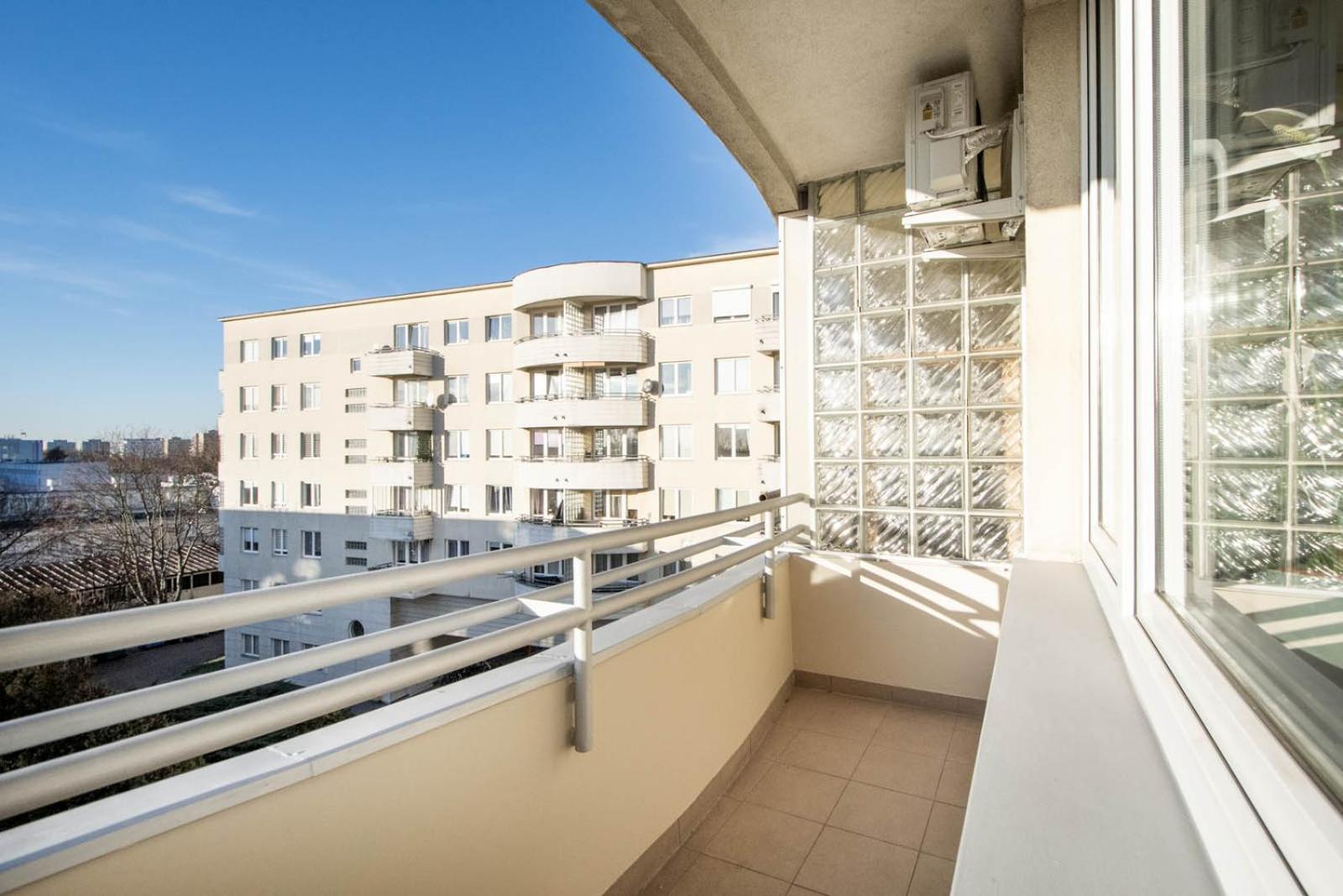 Gama Kondratowicza18 Apartment Warsaw