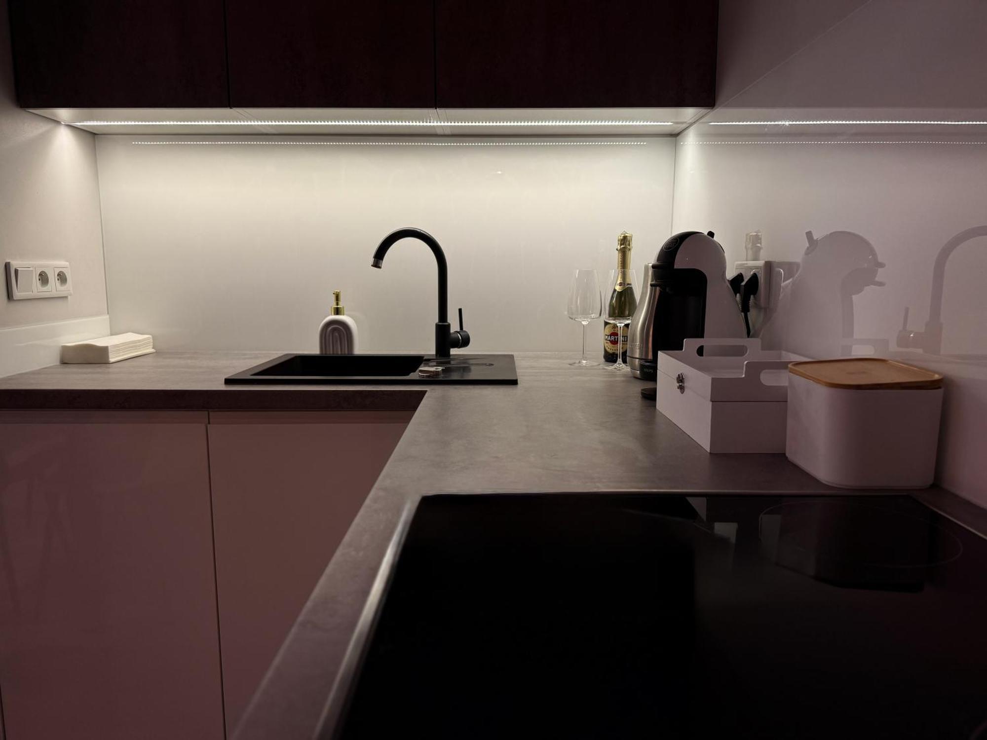 Airport67 Apartment *