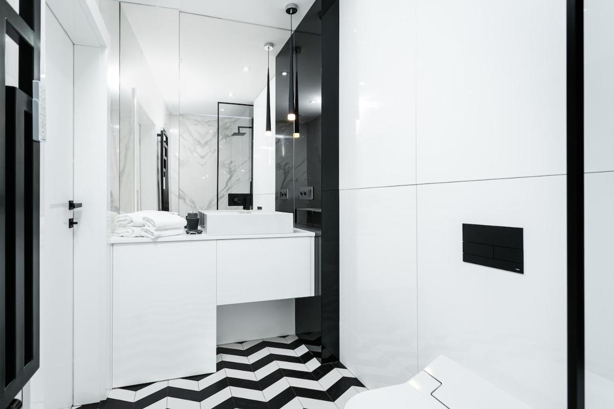 Apartament Mennica - Two Bedrooms - Stays&166 *