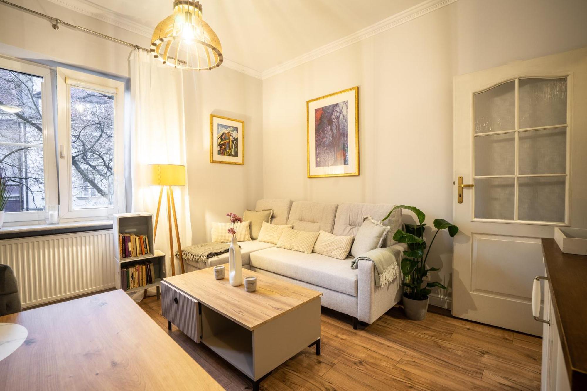 Old Town Heart Ii - New Town Square - Just Renovated! Apartment *