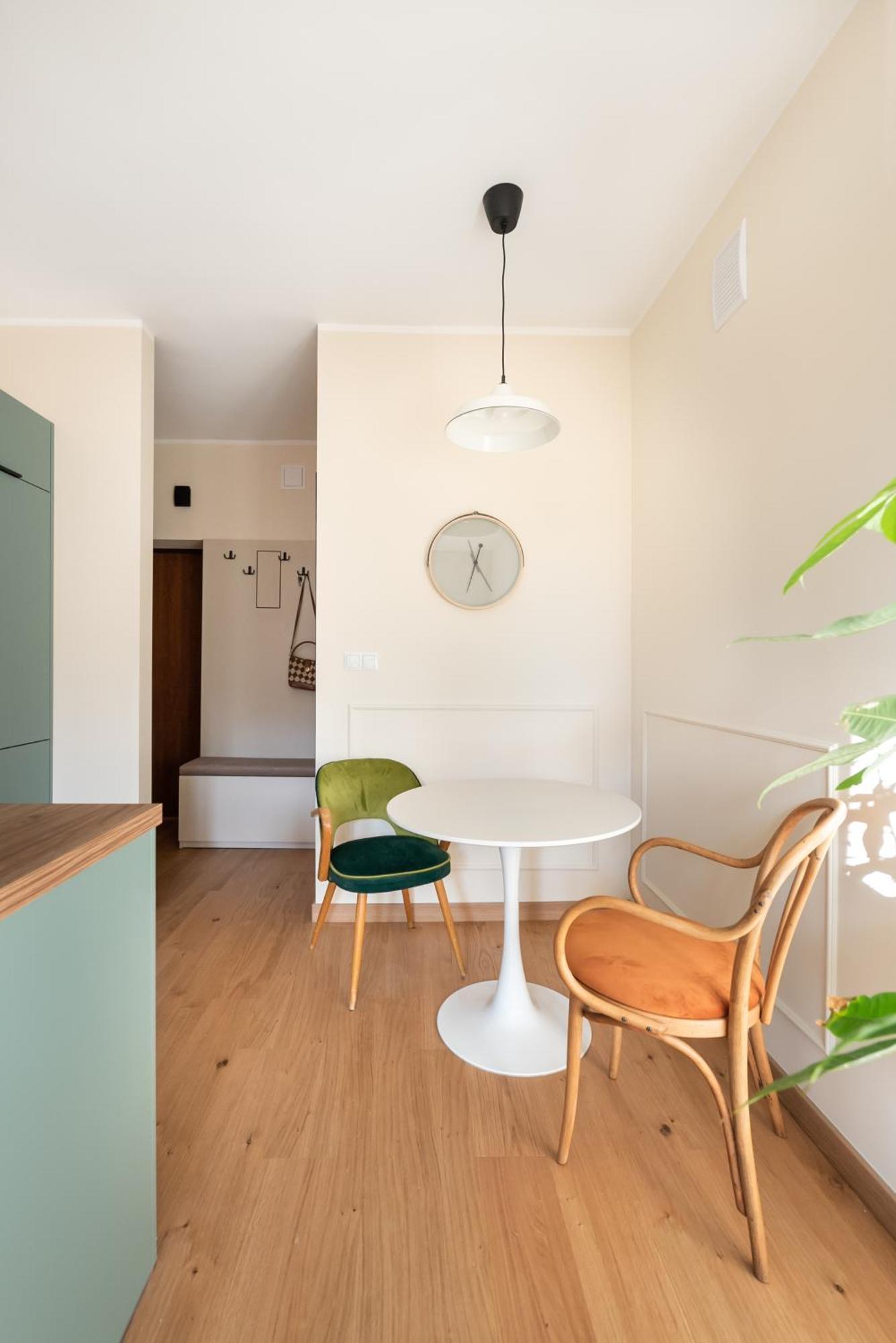 Mirowski Apartment