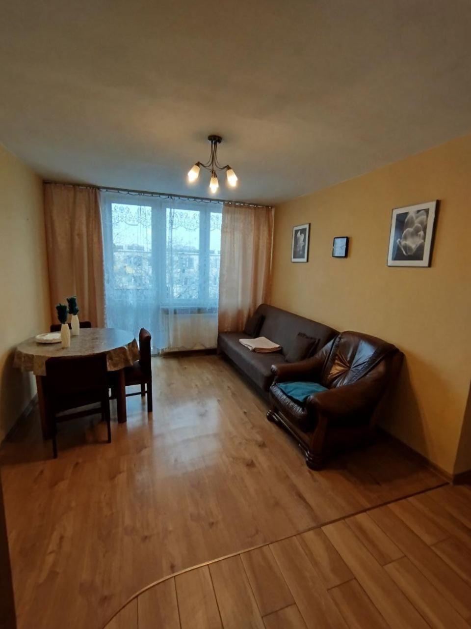 Na Na Ulicy Torunska 78 *