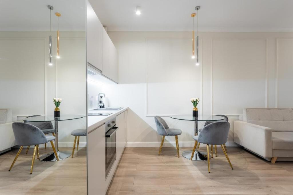 Close-urban Chic - Luxury -10 People- Mennica Apartment Warsaw