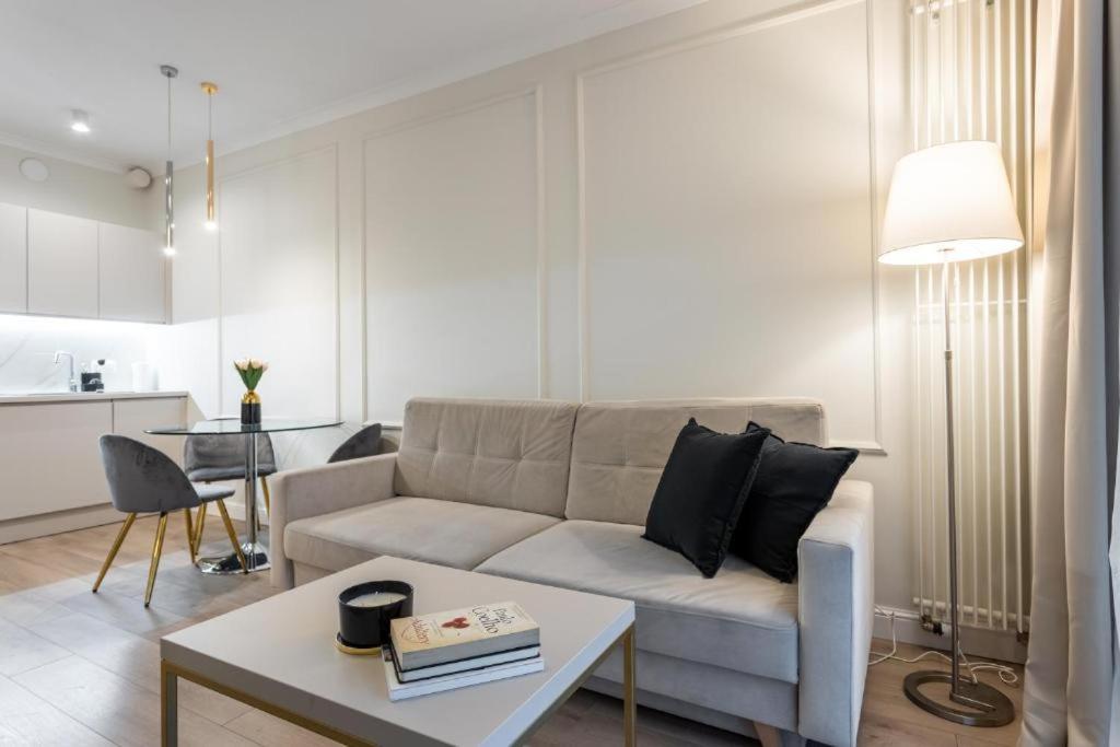 Apartment Close-urban Chic - Luxury -10 People- Mennica Warsaw