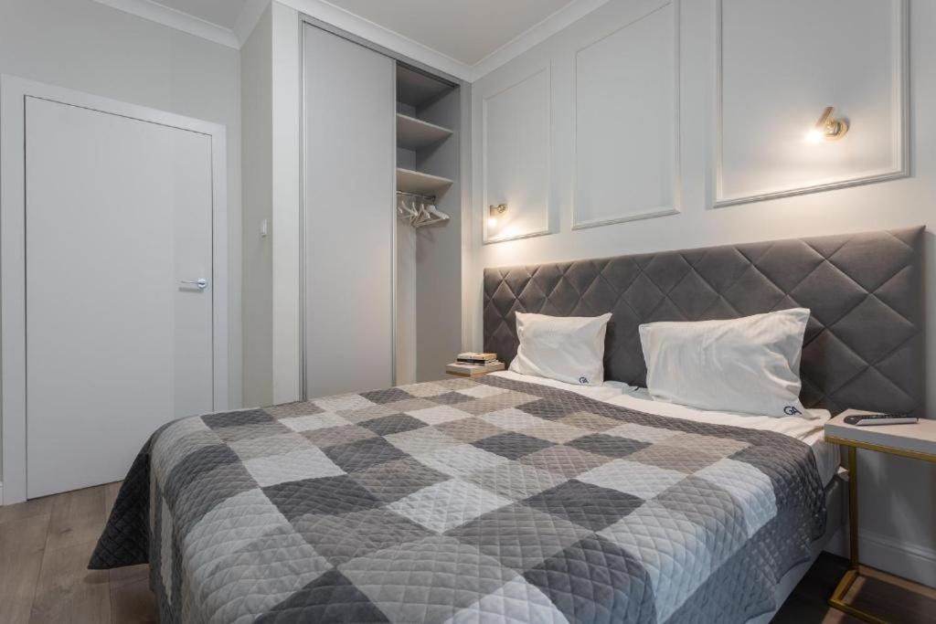 Apartment Close-urban Chic - Luxury -10 People- Mennica Warsaw