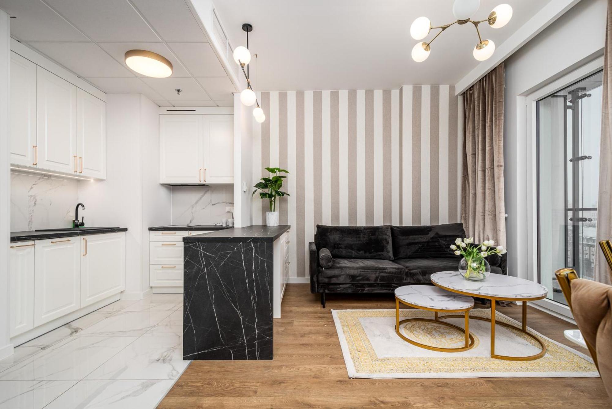 Apartamento Wola Tower Deluxe Separate Bedroom With Free Garage - By Perfect Varsóvia