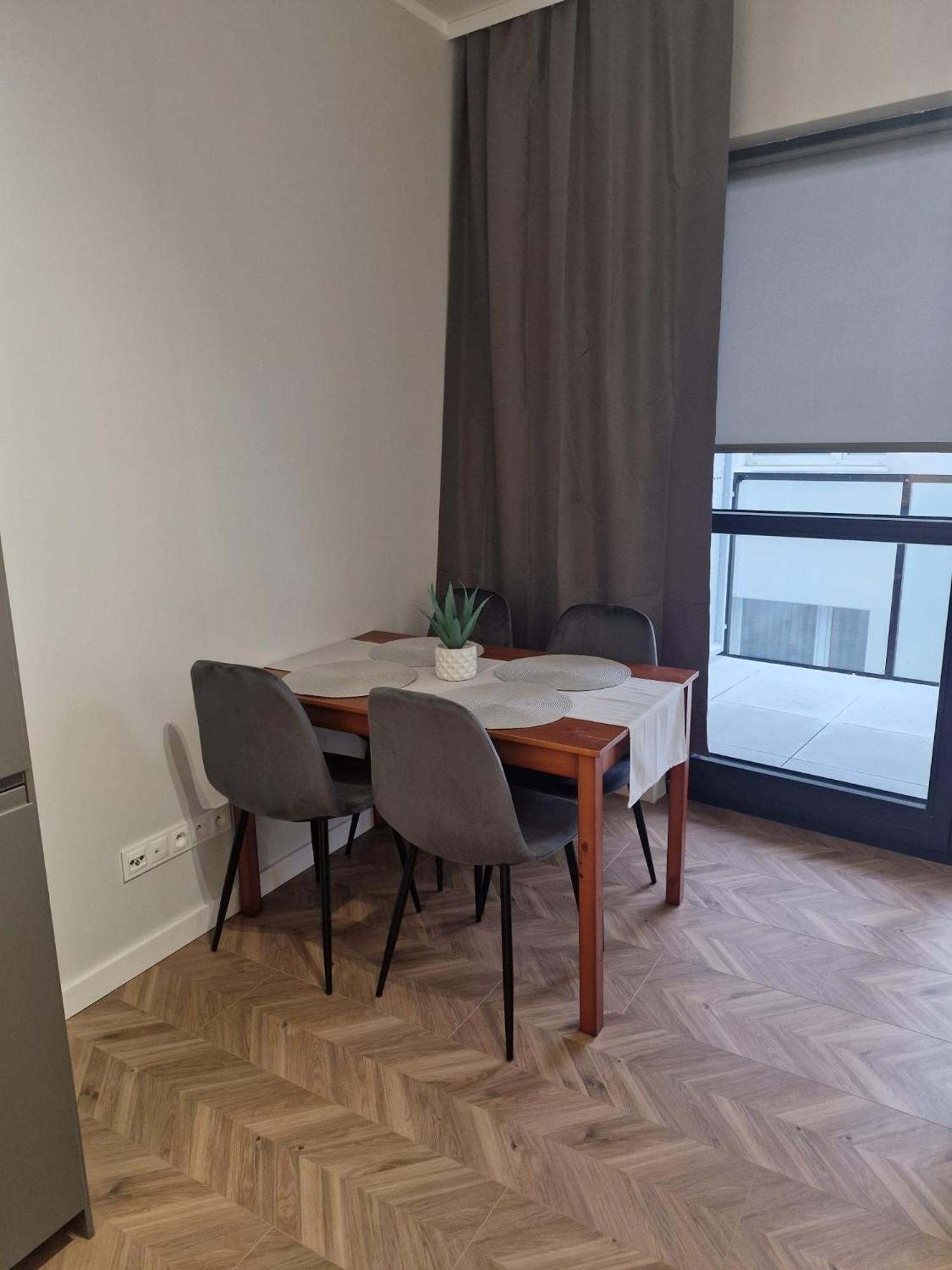 Szarych Szeregow Elegant Warsaw
