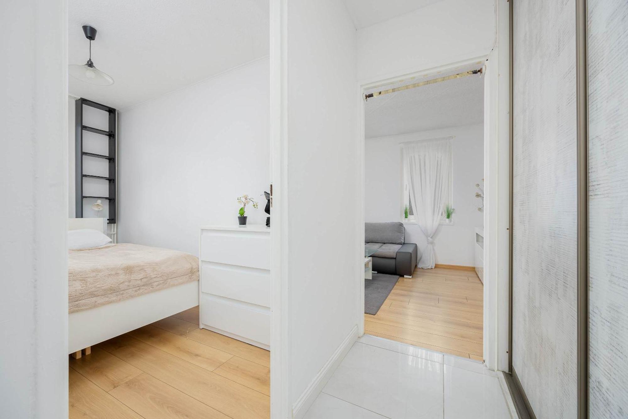 Cosy & Bright With Parking By Renters Apartment Warsaw
