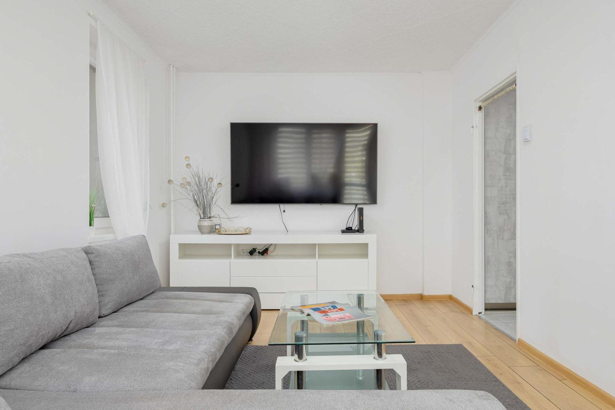 Cosy & Bright With Parking By Renters Warsaw