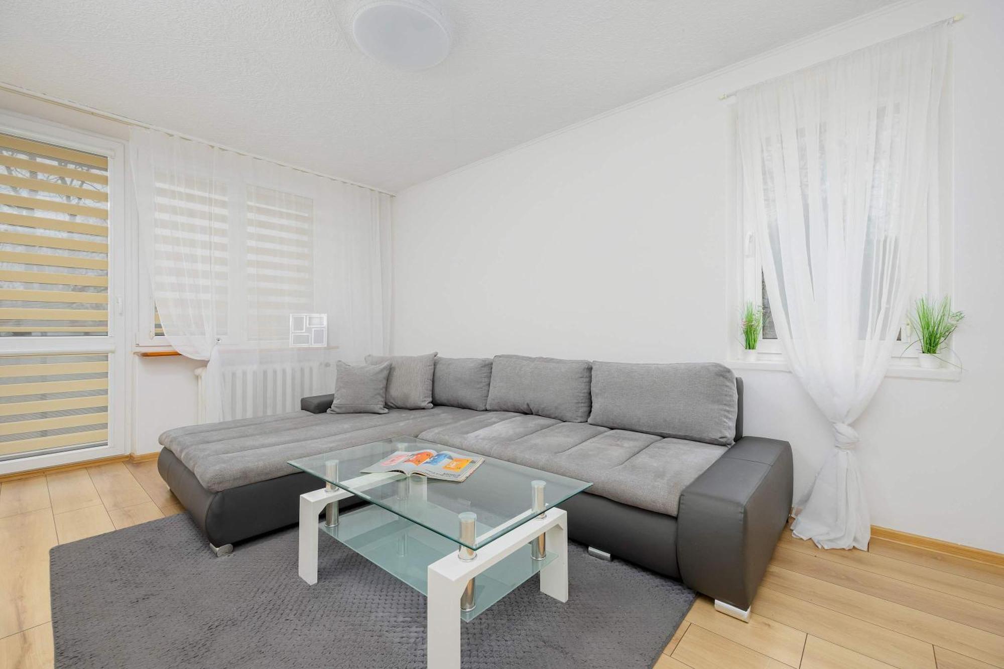 Apartment Cosy & Bright With Parking By Renters *