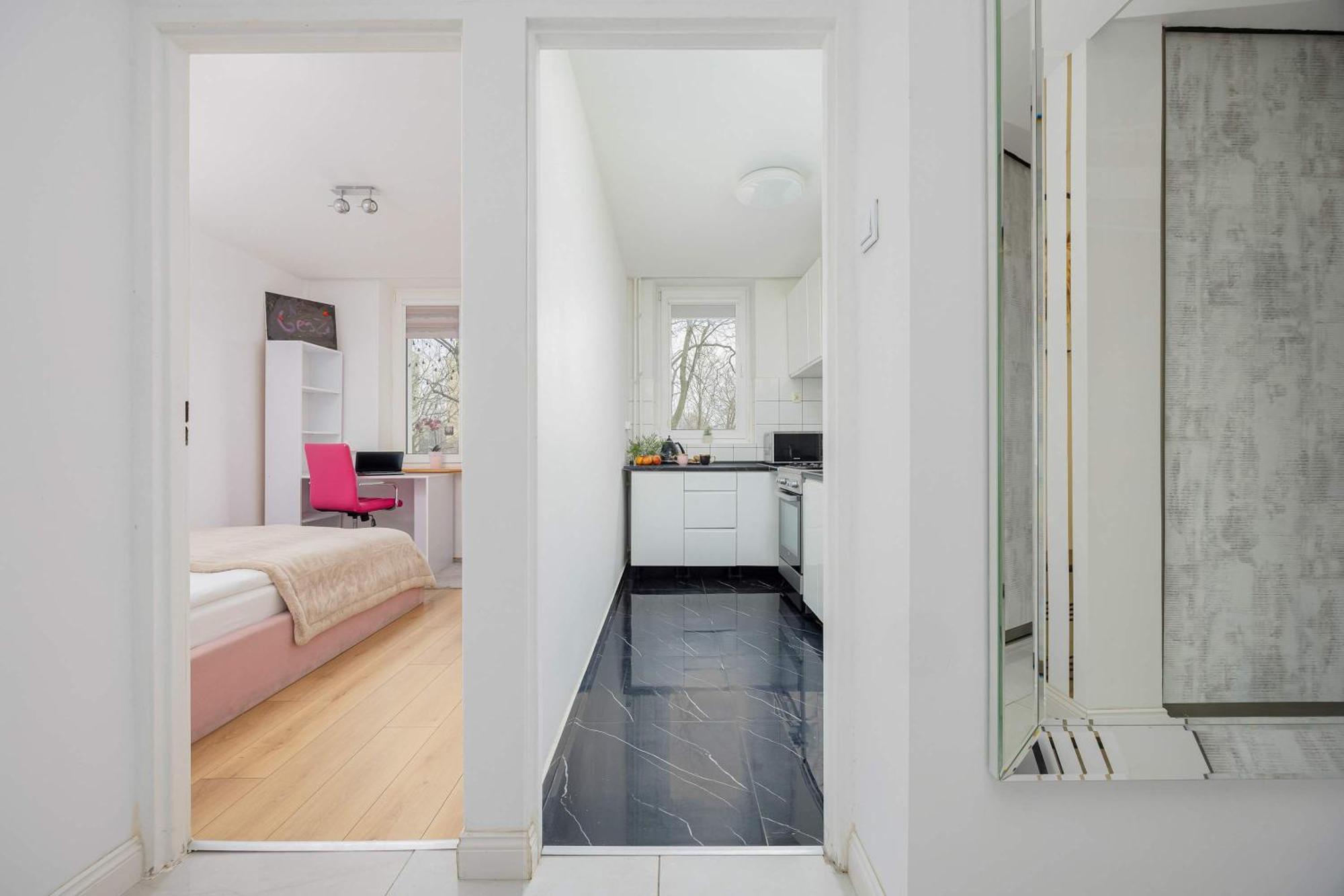 Cosy & Bright With Parking By Renters Warsaw