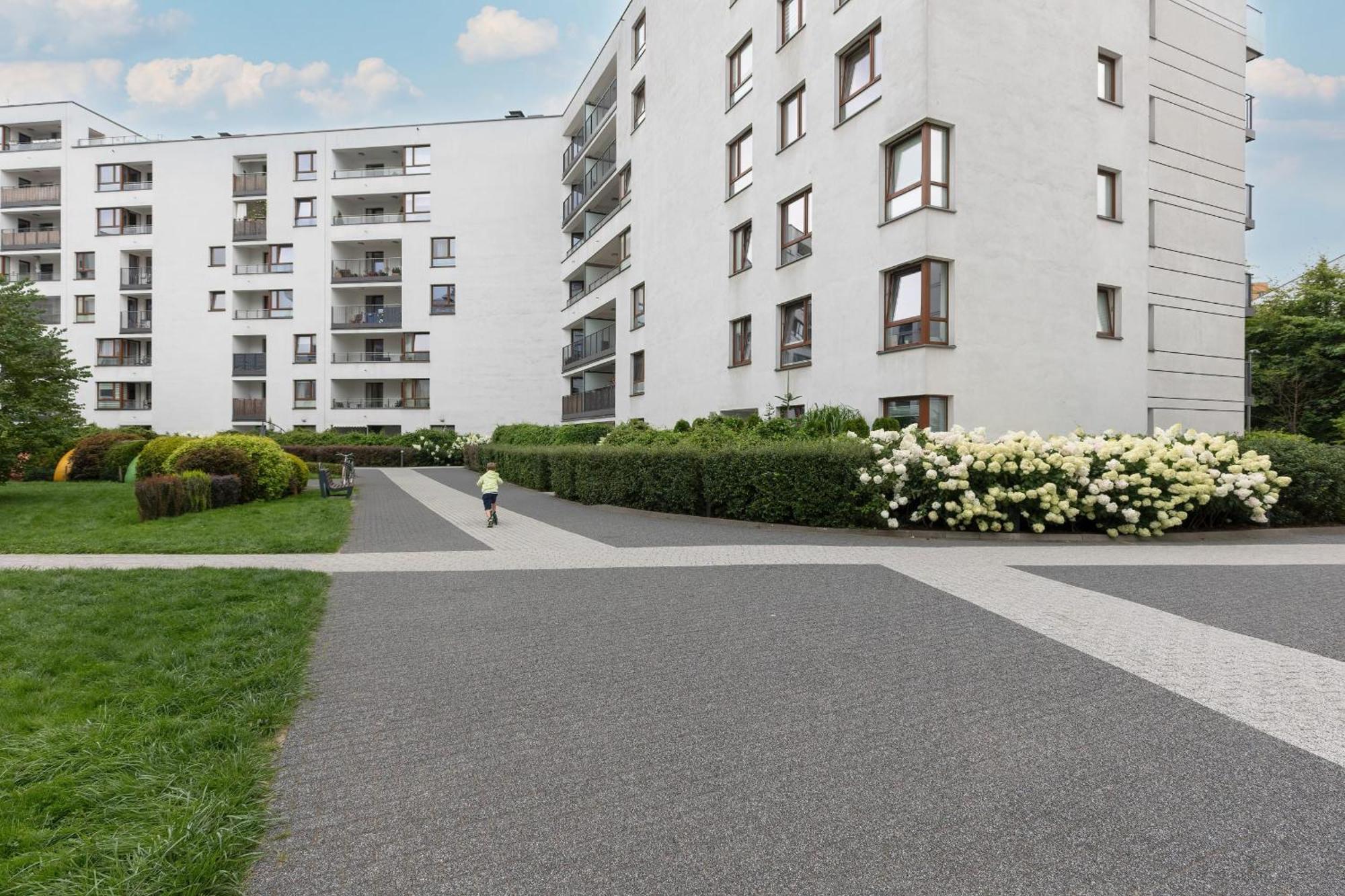 Cosy With Parking Nowaka-jezioranskiego Praga By Renters