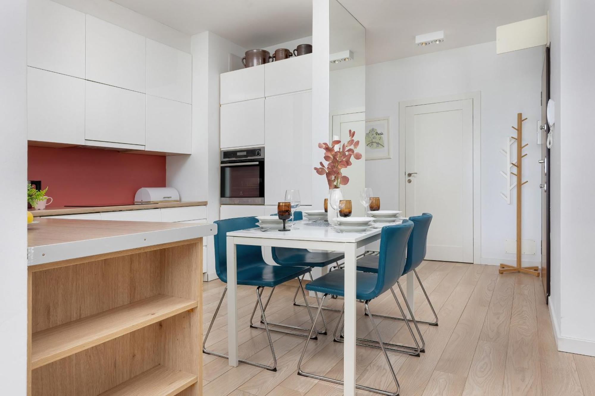 Cosy With Parking Nowaka-jezioranskiego Praga By Renters Warsaw